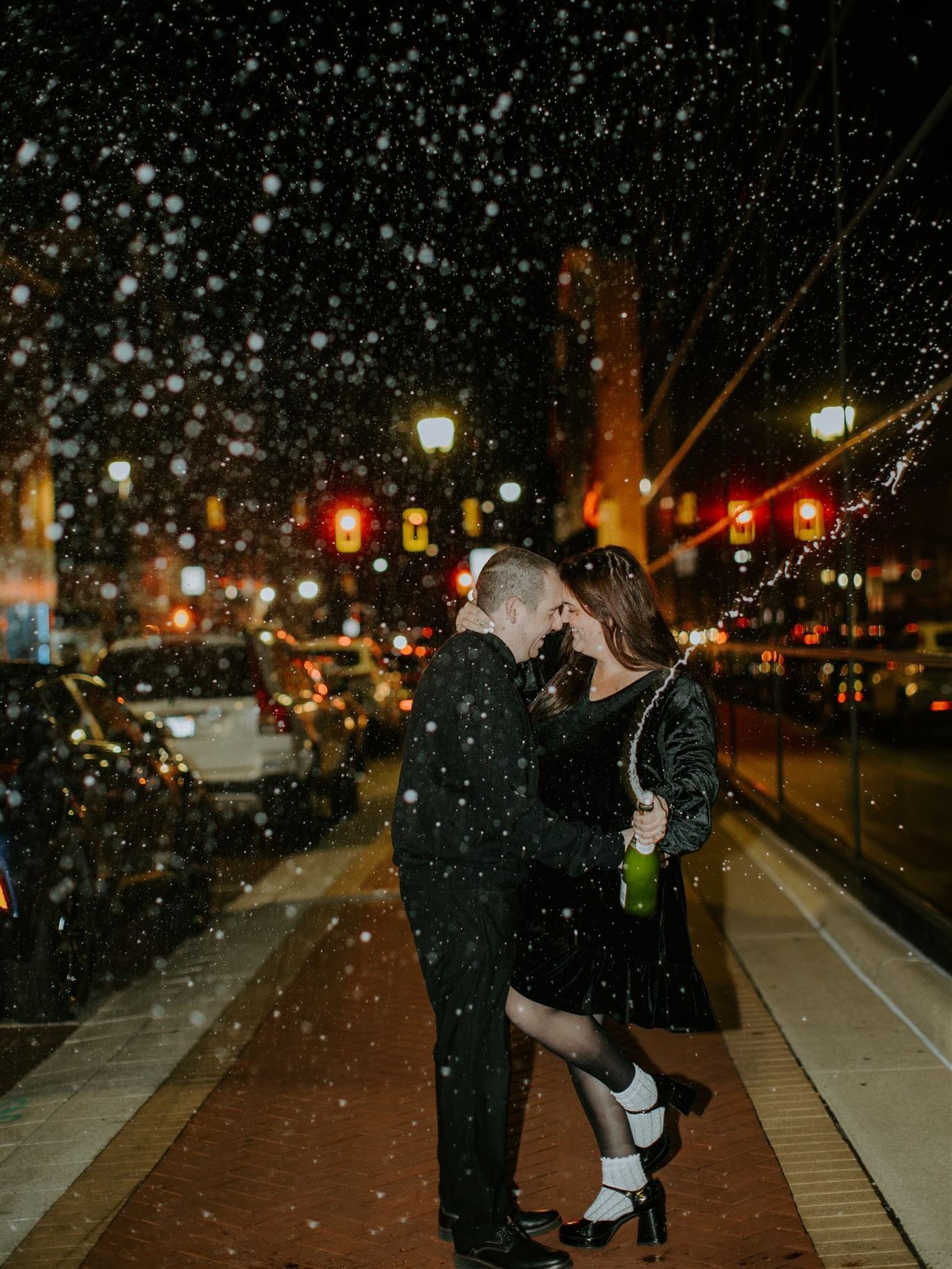 It&rsquo;s wedding day for Aryn + Brian!!! 🍾🥂

#indianapolisweddingphotographer #indianaweddingphotographer #indyweddingphotographer #engagementphotos #indianapolis