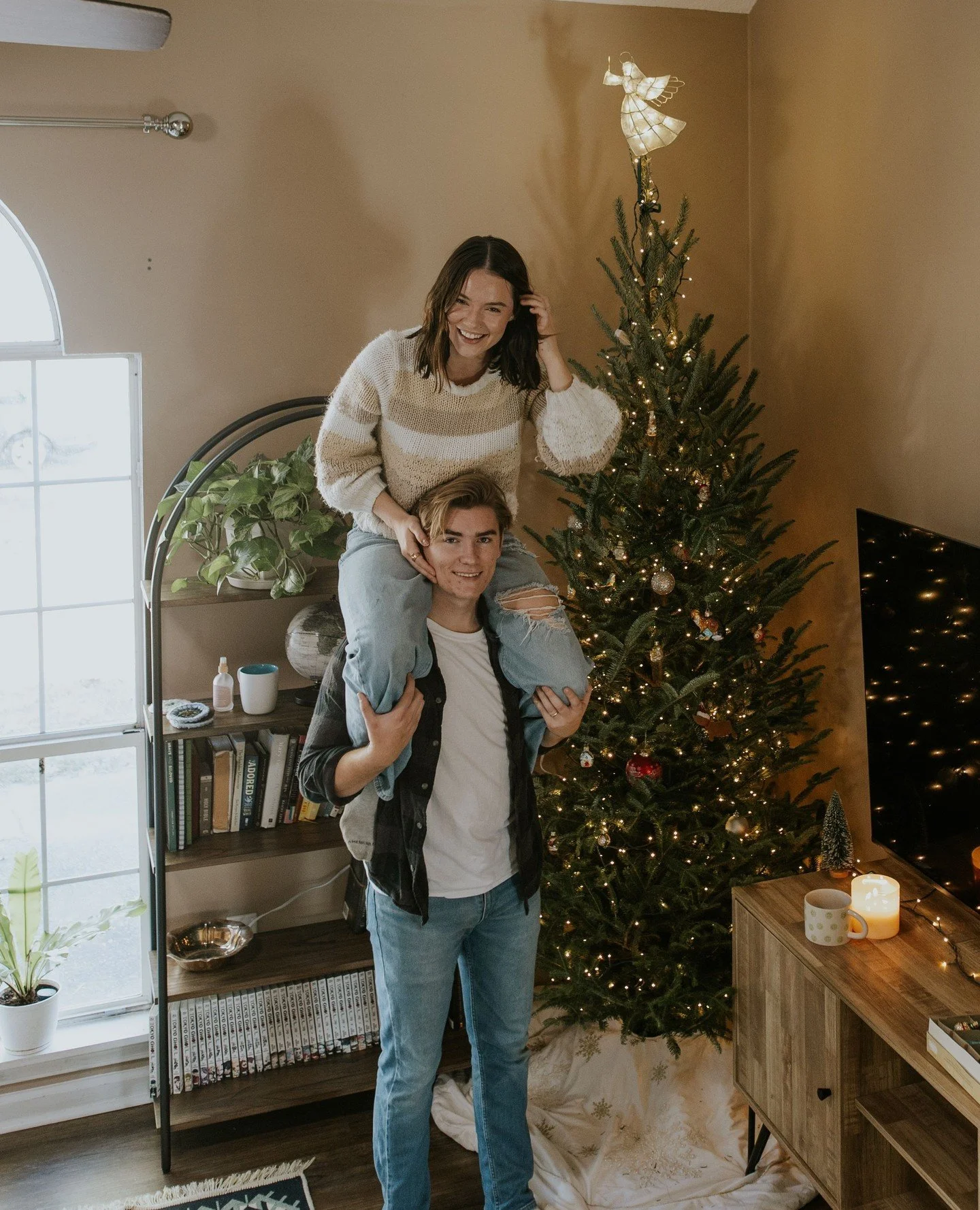 Merry Christmas from the ZCS family 😊🫶. Thank you all for a beautiful year of creating and scheming! We can't wait to continue supporting your business in 2026, but for now we're curled up with hot cocoa enjoying our family time. 🎄 (photos by @reb