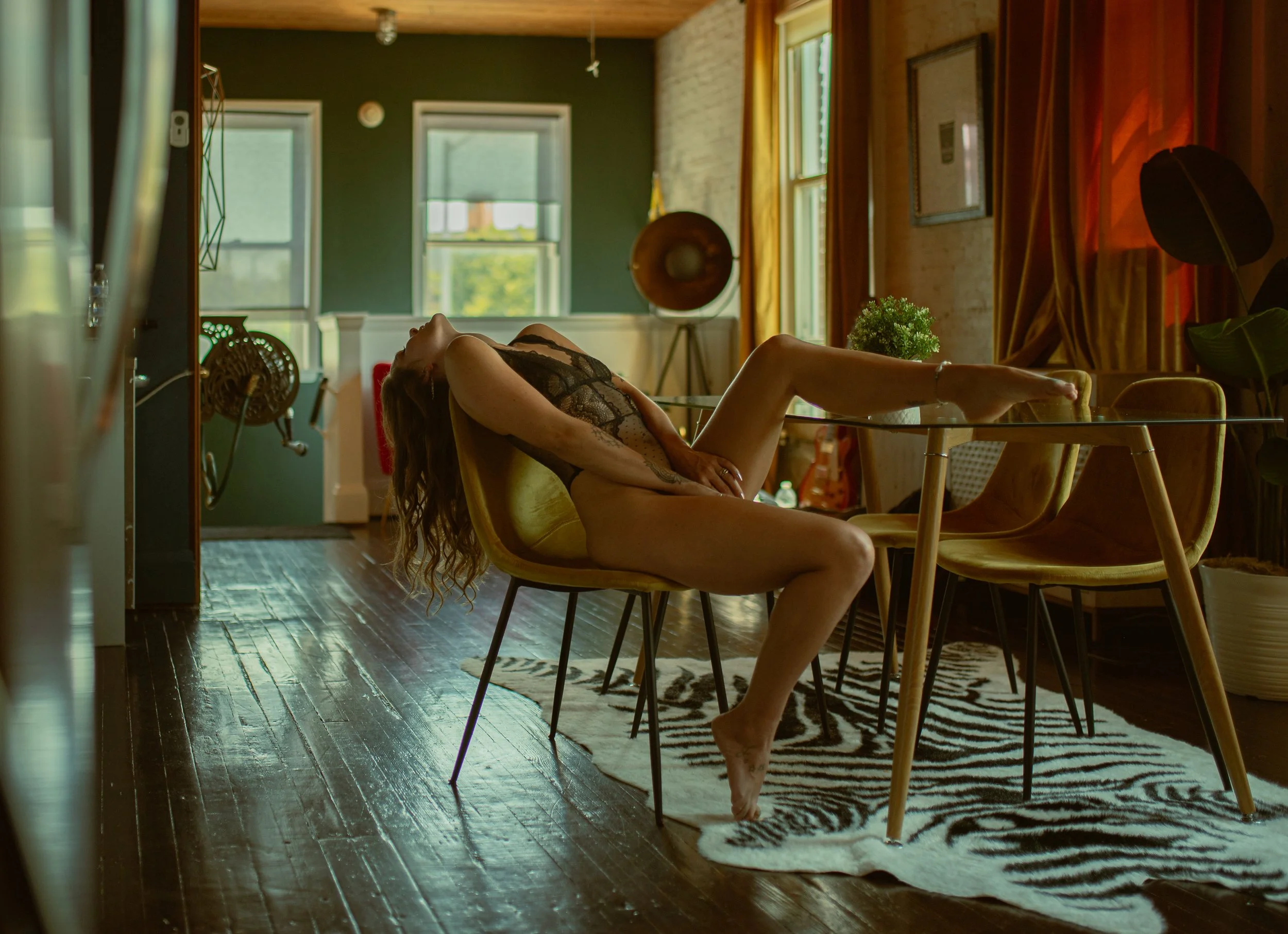 Деликатна-дантела-подчертава-уверената-женска-красота