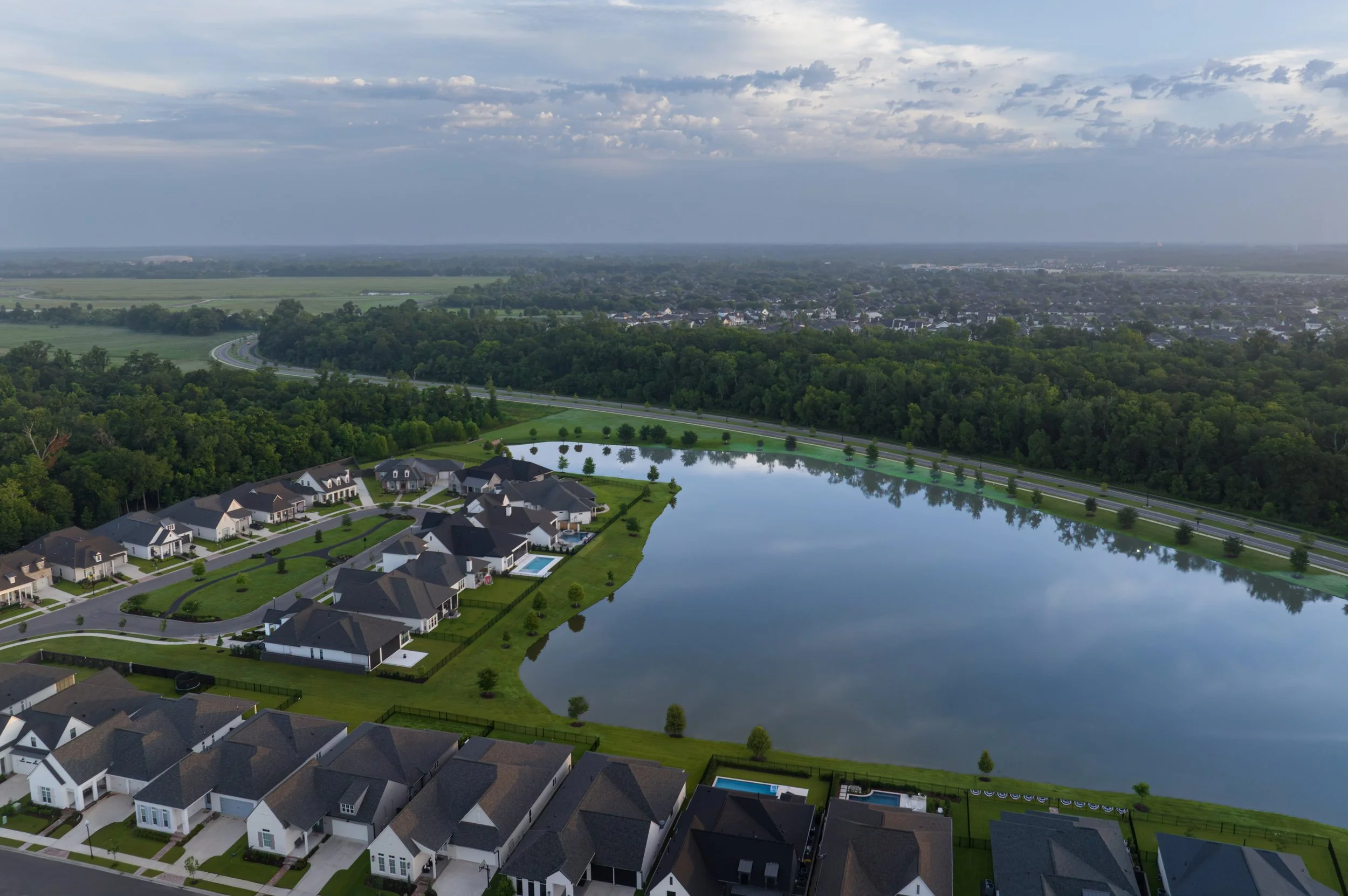 Life in Harveston is about more than finding a beautiful home, it&rsquo;s about loving where you live.

From peaceful lake views and nature trails to resort-style amenities and beautiful homes, there&rsquo;s something to enjoy around every corner.

R