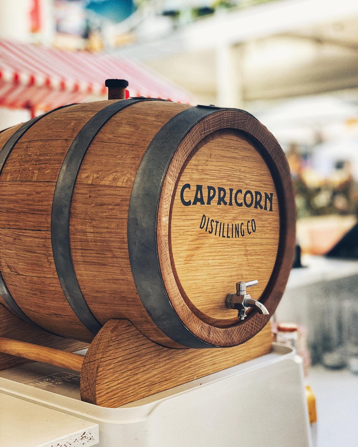 Like negroni&rsquo;s? How about this barrel aged Kingston Negroni! Thanks @capricorn_distilling with this delicious beauty
.
.
.
.
.
#goldcoast #destinationgoldcoast #cocktails #bluesonbroadbeach #bluesmusic #marilyns #marilynsgc #marilynsbar #marily