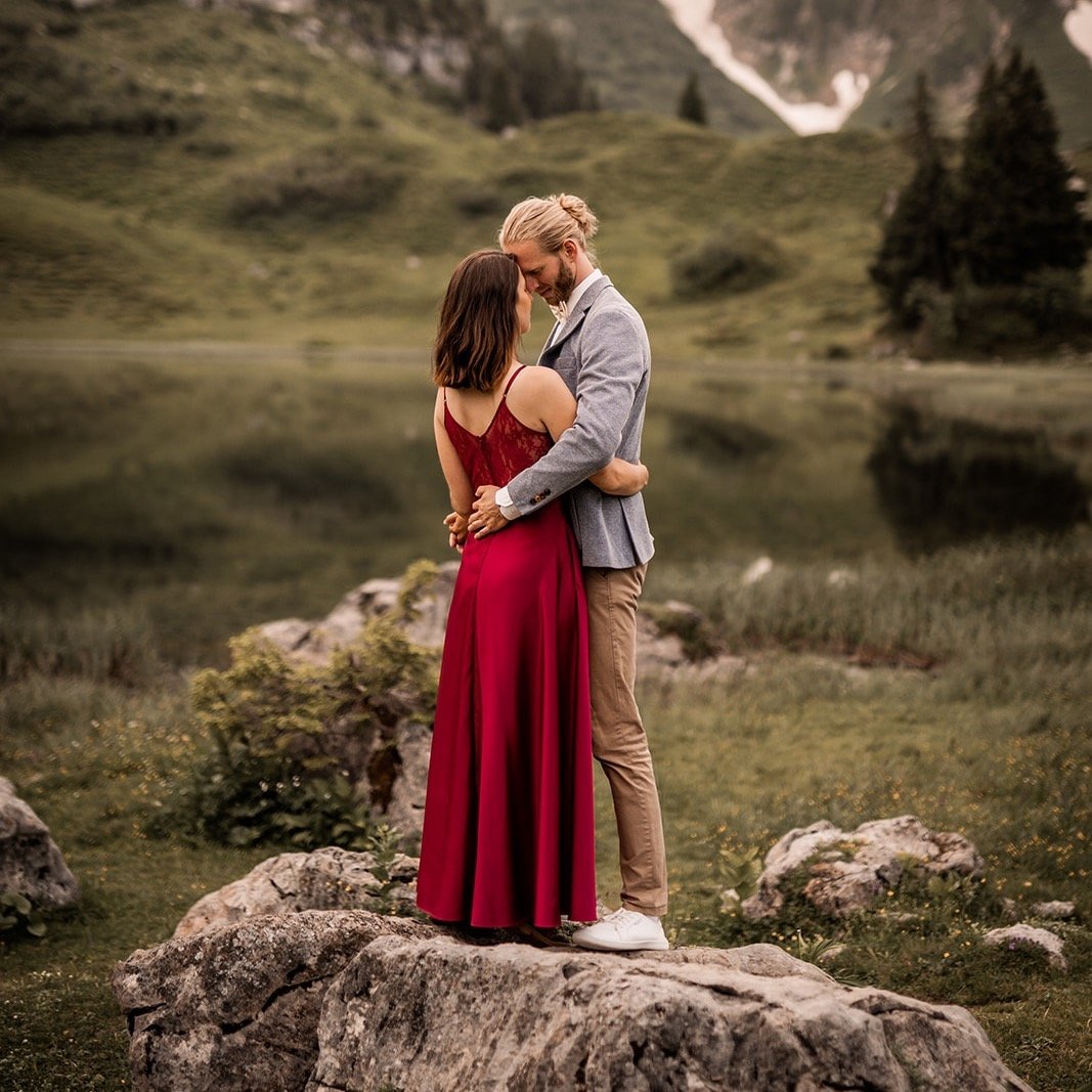 Elopements don't mean that you cannot invite your closest family &amp; friends!

We get that misconception quite often and today we are here to tell you that you can have both! A sunrise adventure that you only share with each other, followed by a ce