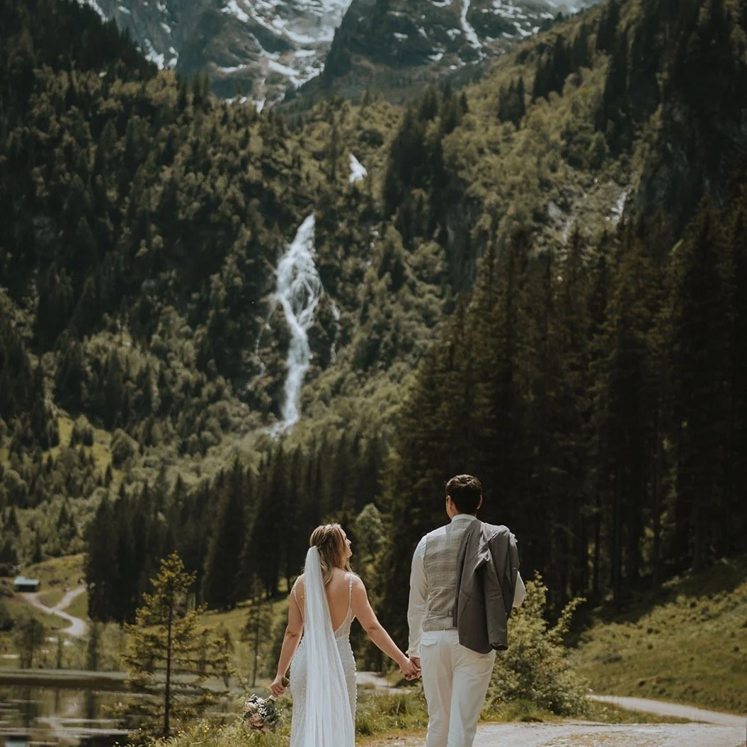Elopement goals in Austria: mountaintop vows, lakeside portraits, and a loyal four-legged ring bearer who stole everybody's heart. For L&amp;F their dream wedding came true! 

#elopementgoals #elopeinaustria #elopementaustria #elopementlocation #doge