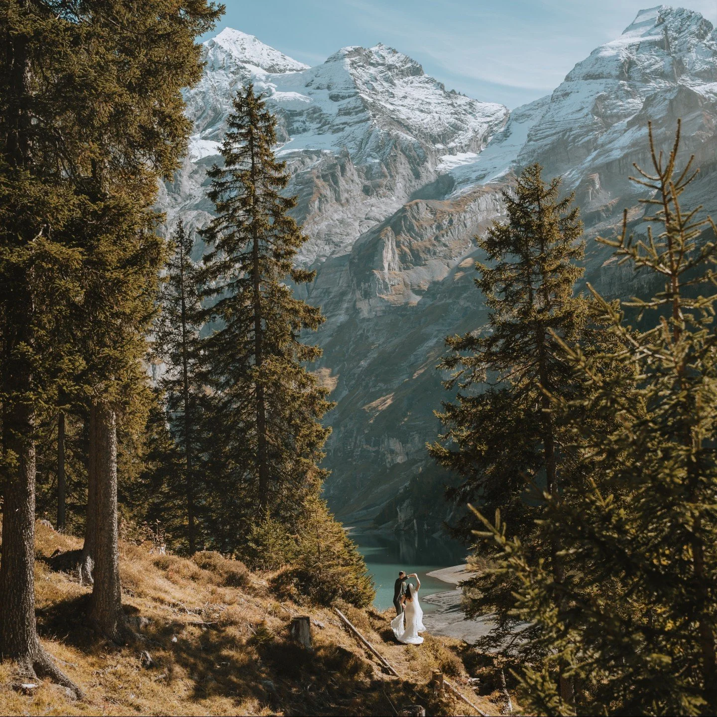 Some wedding photos whisper.
This one shouts from the mountaintops.
Two beautiful souls, one wild view.
If this isn&rsquo;t the most epic wedding photo ever&hellip; we honestly don&rsquo;t know what is. 🏔💍

#epicadventure #swissalps #elopeinswitzer
