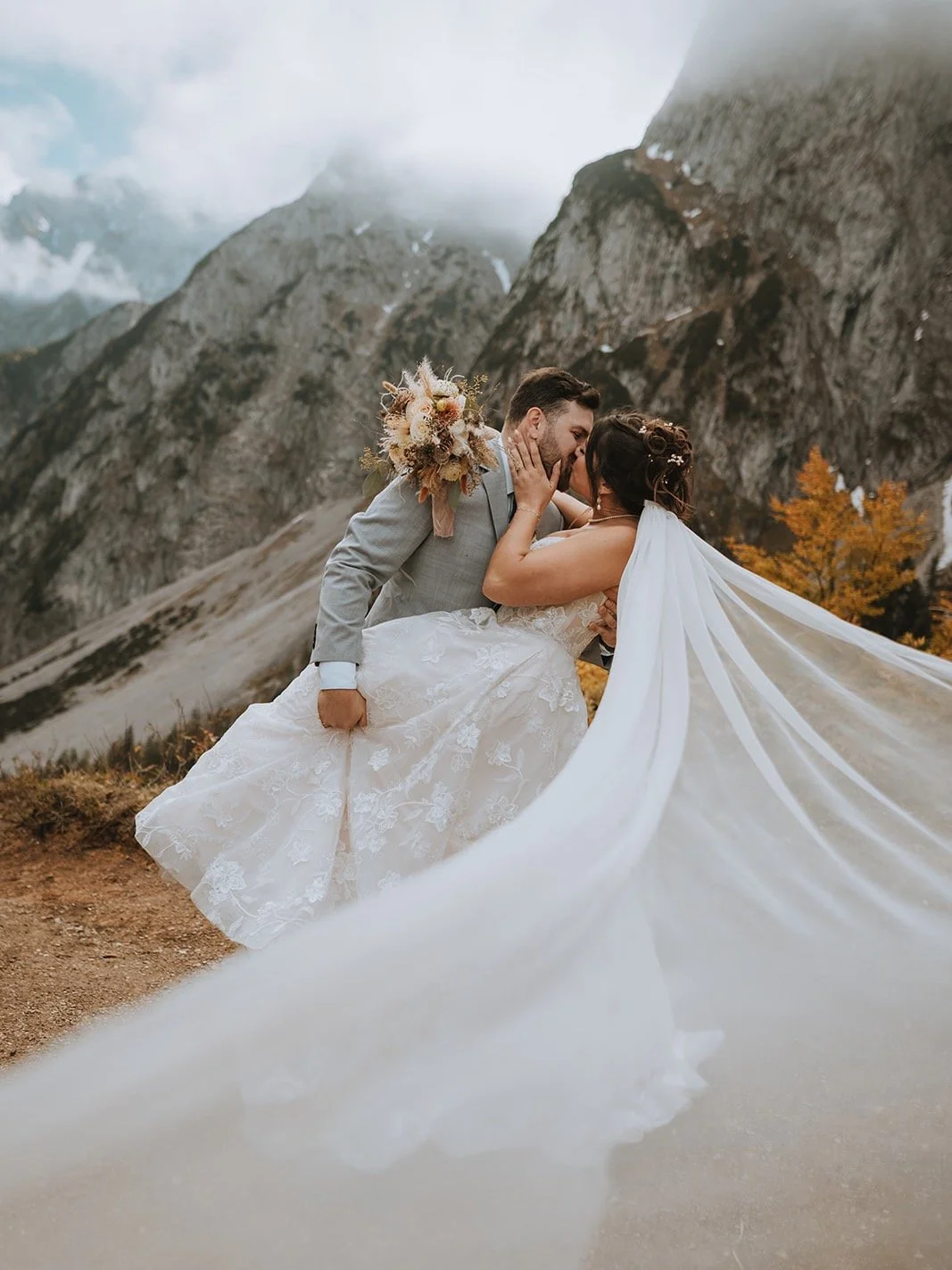 I think we&rsquo;ve said it thousands of times but we&rsquo;ll say it again: we just LOVE fall and its beautiful colors. Combine this with a stunning mountain backdrop like the Austrian Alps and you are set for an absolute winner!

A &amp; M traveled