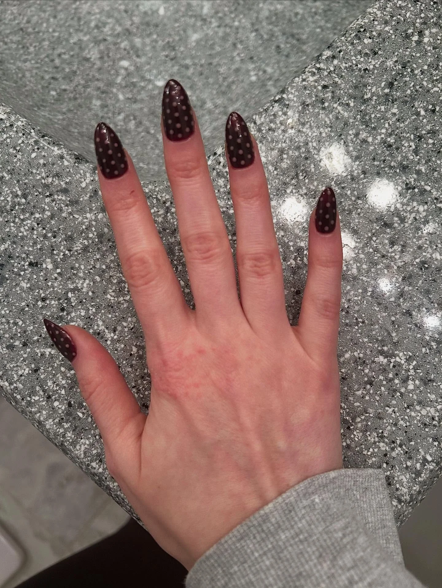 Simple dots and gel x on my love @laurenmichellewelch 

#polkadotnails #simplenails #gelxtips