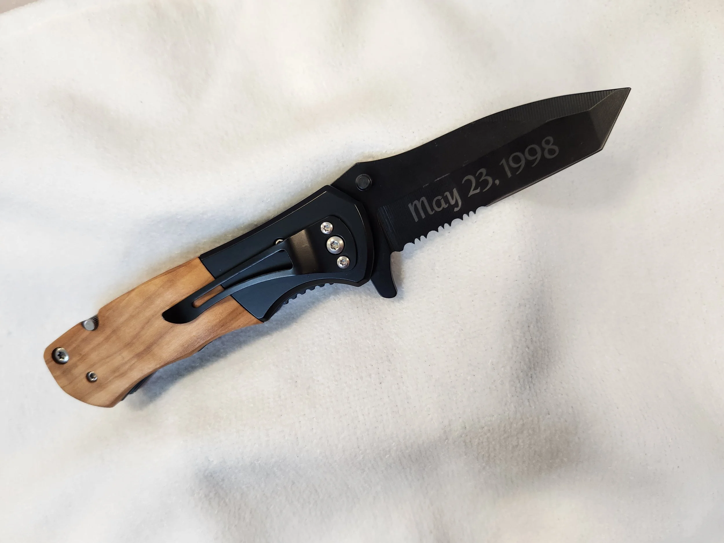 knife-engraved-example03.jpg