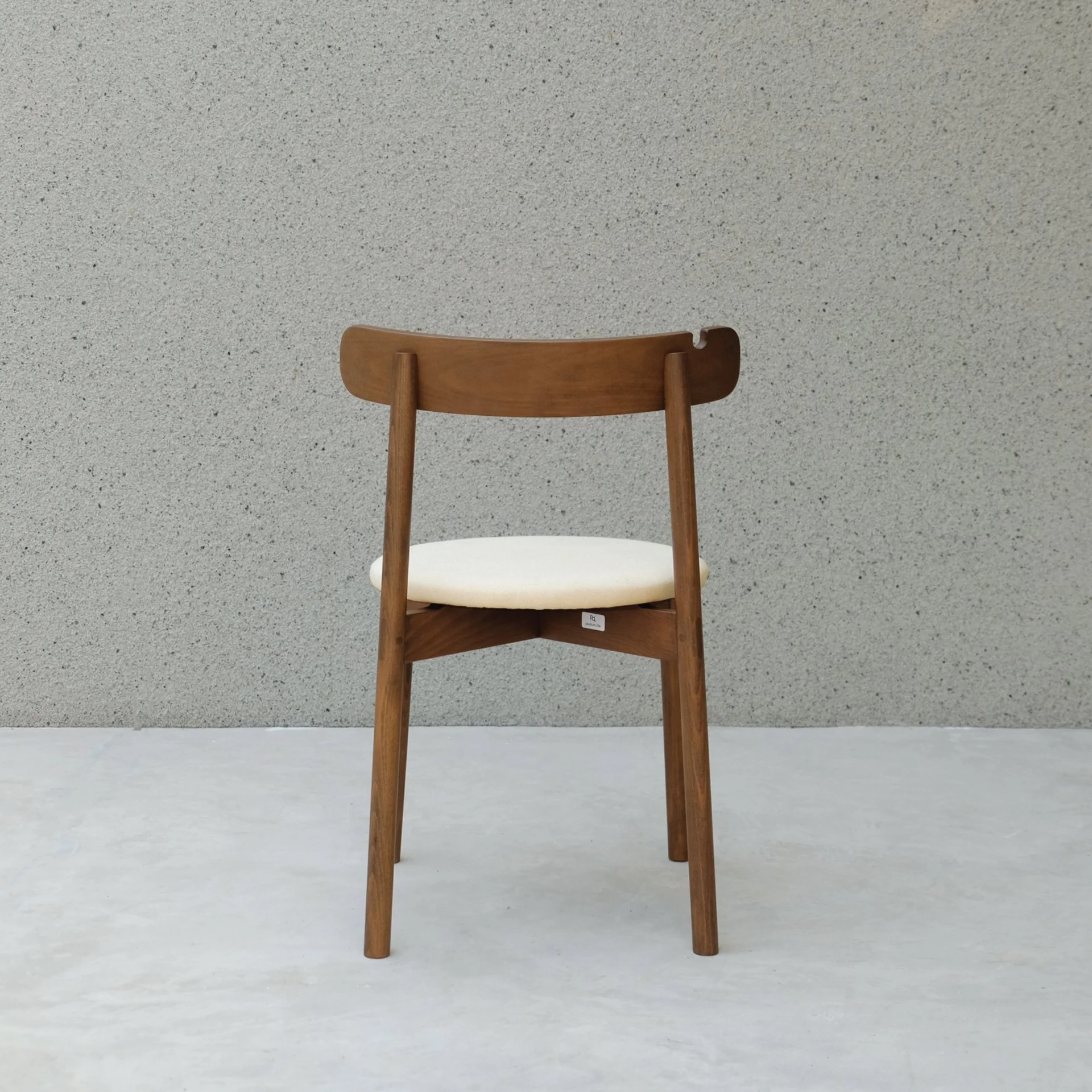 plus-chair_walnut_04.jpg