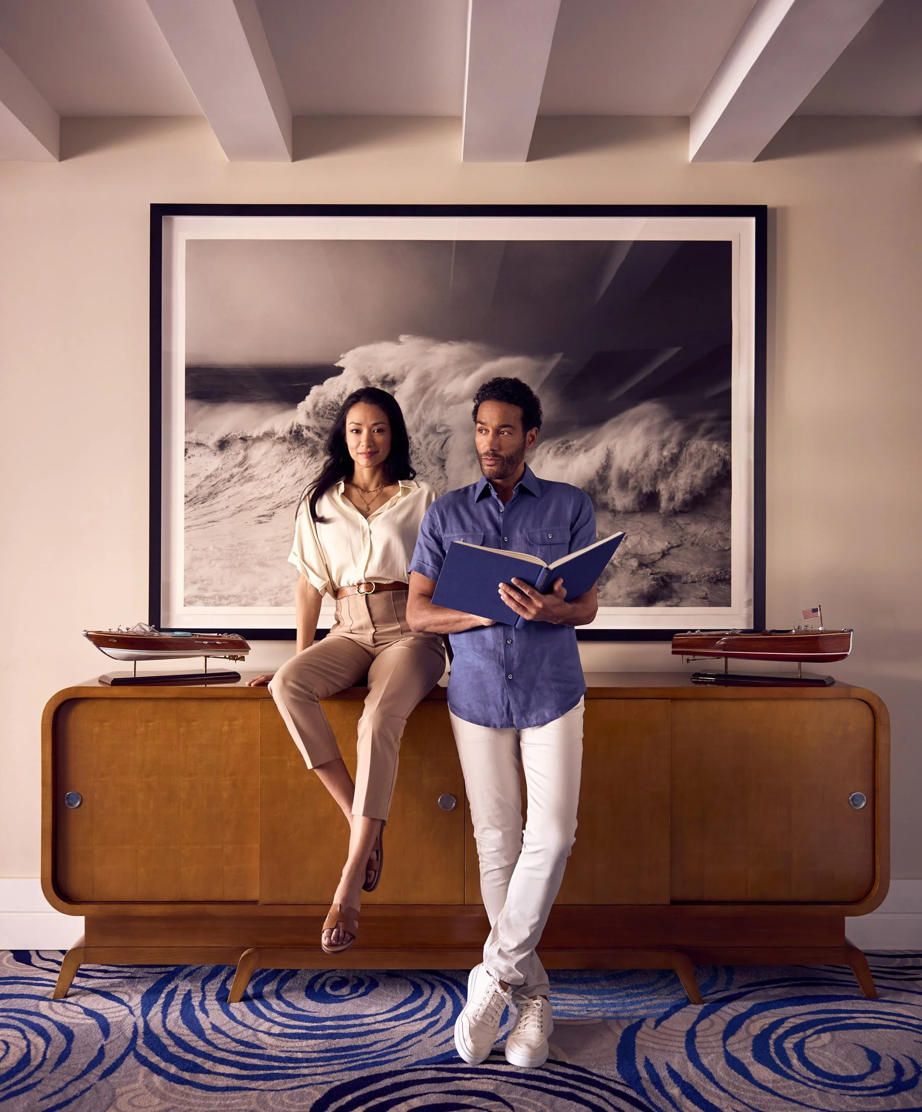 Yacht_Club_Lounge.jpg