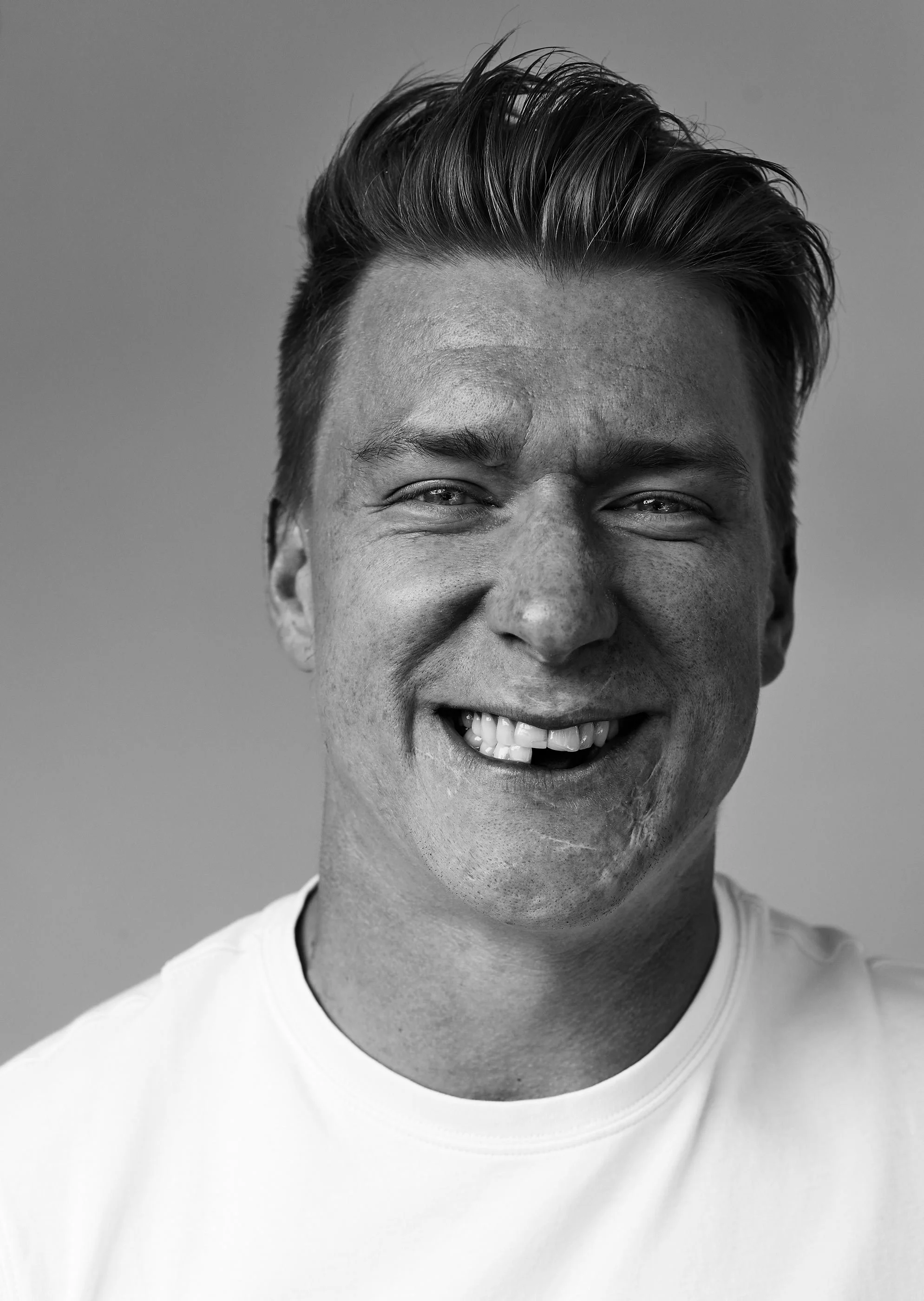 Palat_BW_hockey_portrait_04.jpg