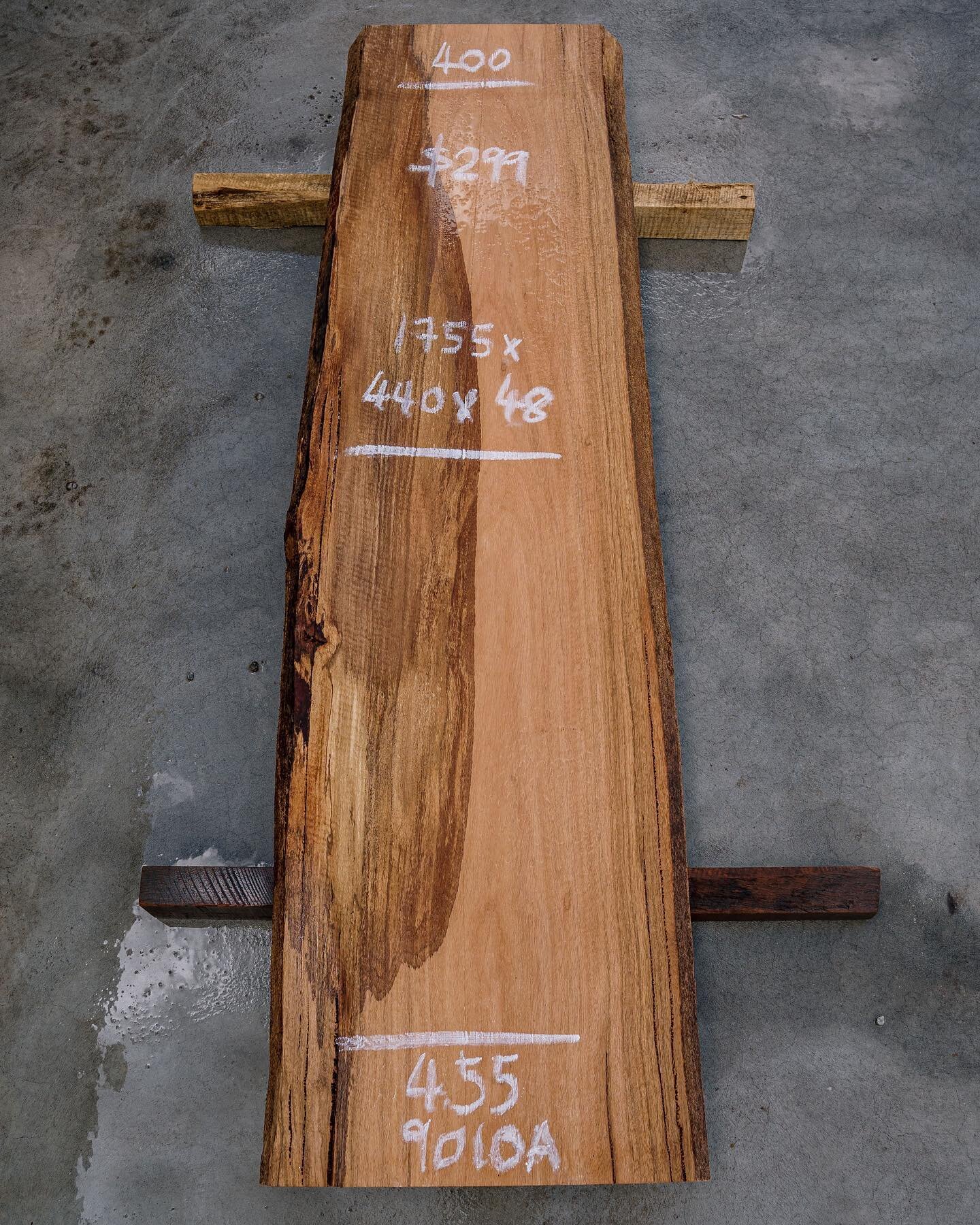 Straight edge Marri, now on display at our Naval Base showroom. Check it out!

1755 x 440 x 48, $299

#marri #timberfurniture #woodfurniture #furnituremaking #woodcrafting #interi&oslash;rdesign #interiordesignlovers #buildingdesign #woodporn #benchm