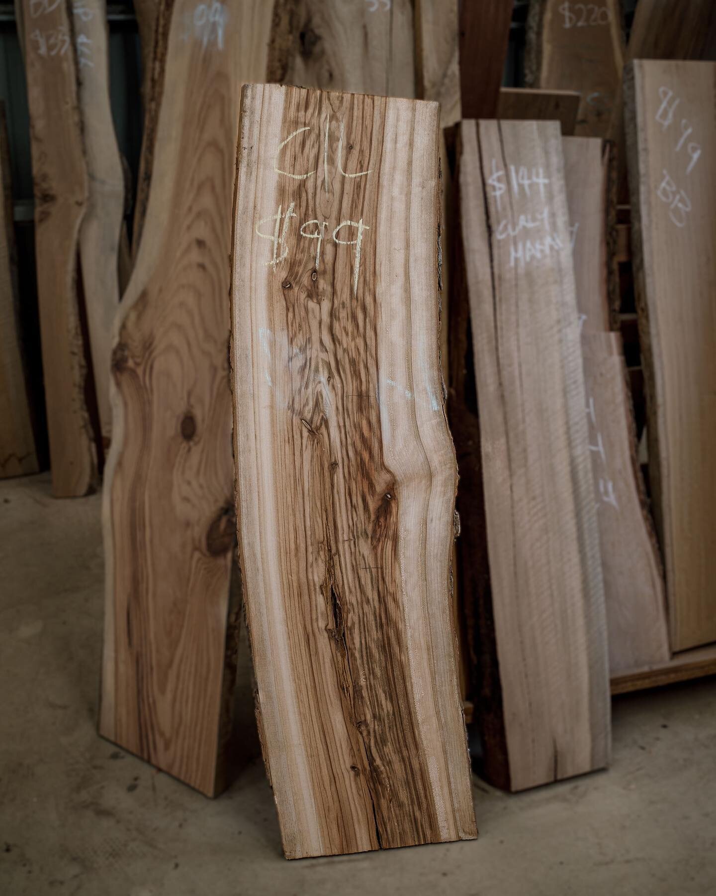 This eye watering cut of Camphor Laurel is in our showroom and ready to go. A smaller piece that definitely makes up for it in looks. Perfect for benches and coffee tables. Come and see! 

#blackwood #slabtable #coffeetables #interiorwood #woodinteri