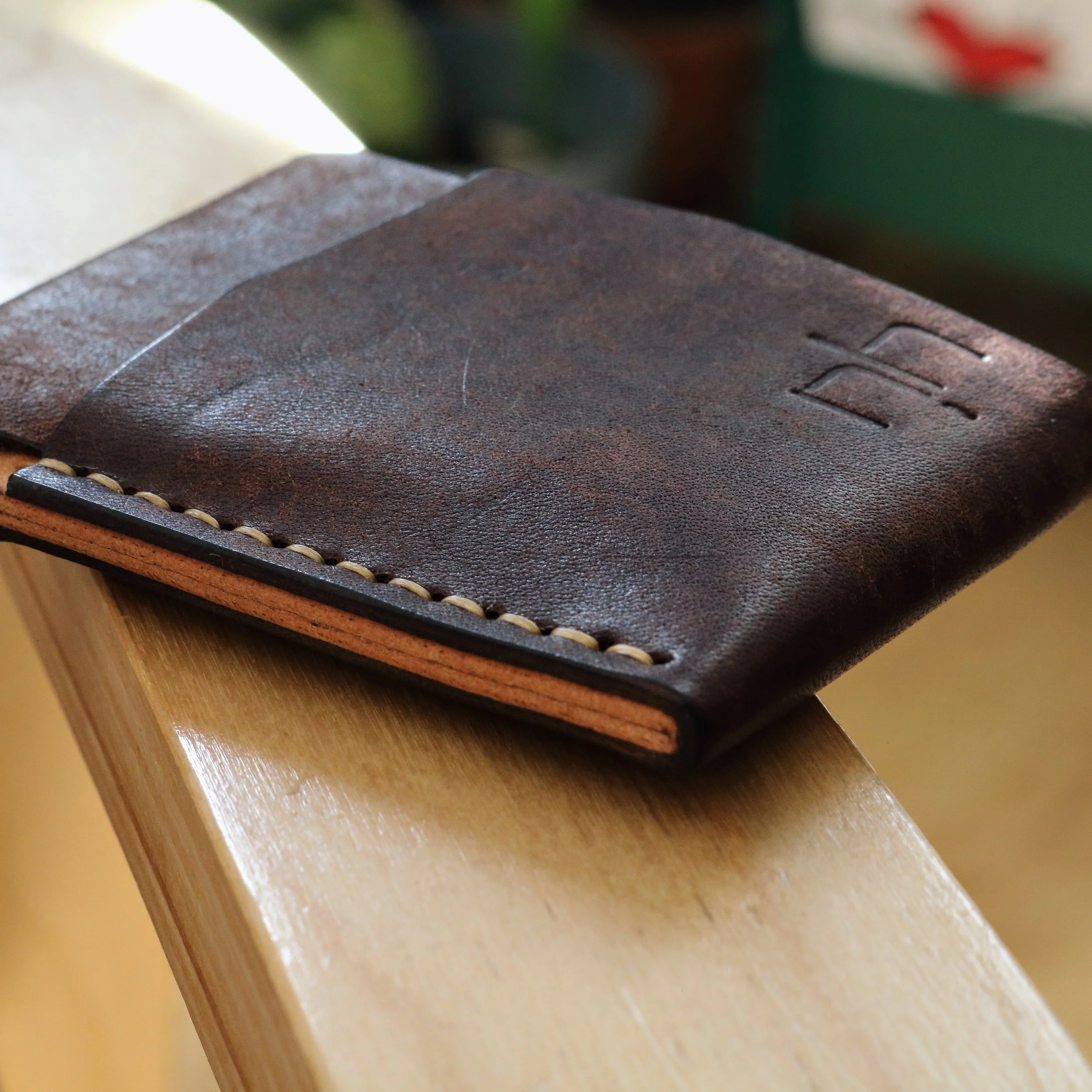 mans leather wallet fro cards  TA-CM-NM.JPG