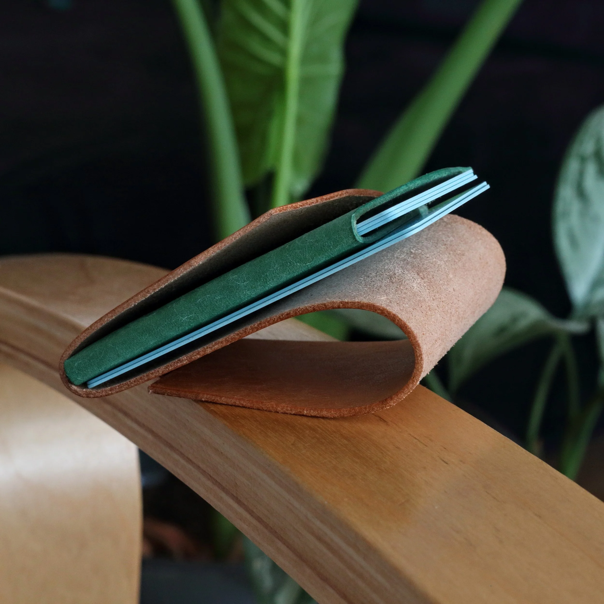 Super small Italian leather wallet for credit cards. handmade in Europe