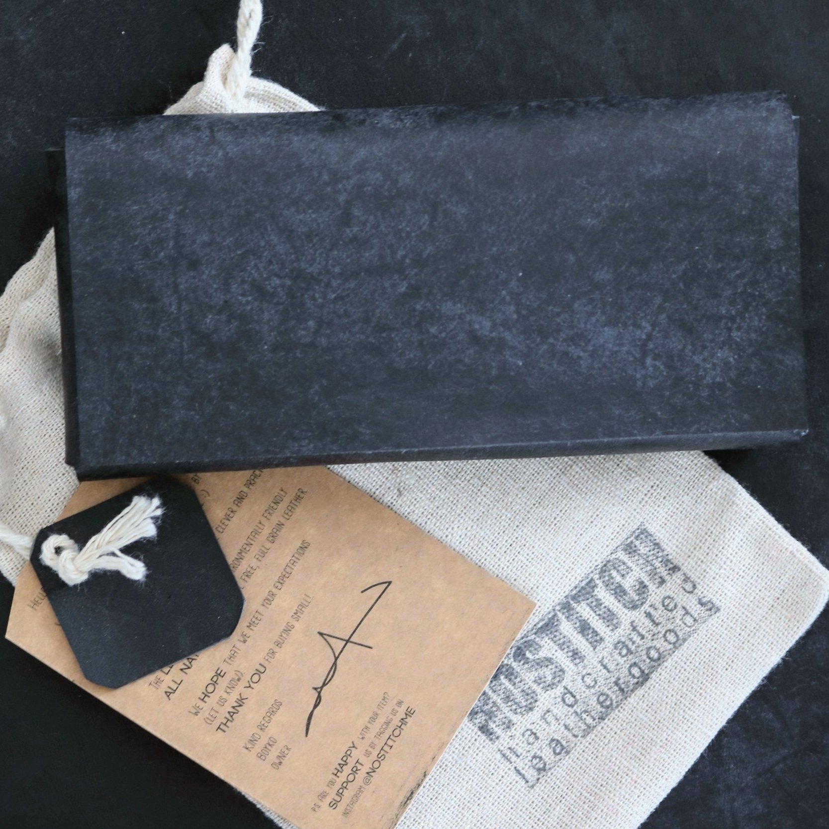 Stylish wallet case for Apple 16 phones. Made by hand in the EU