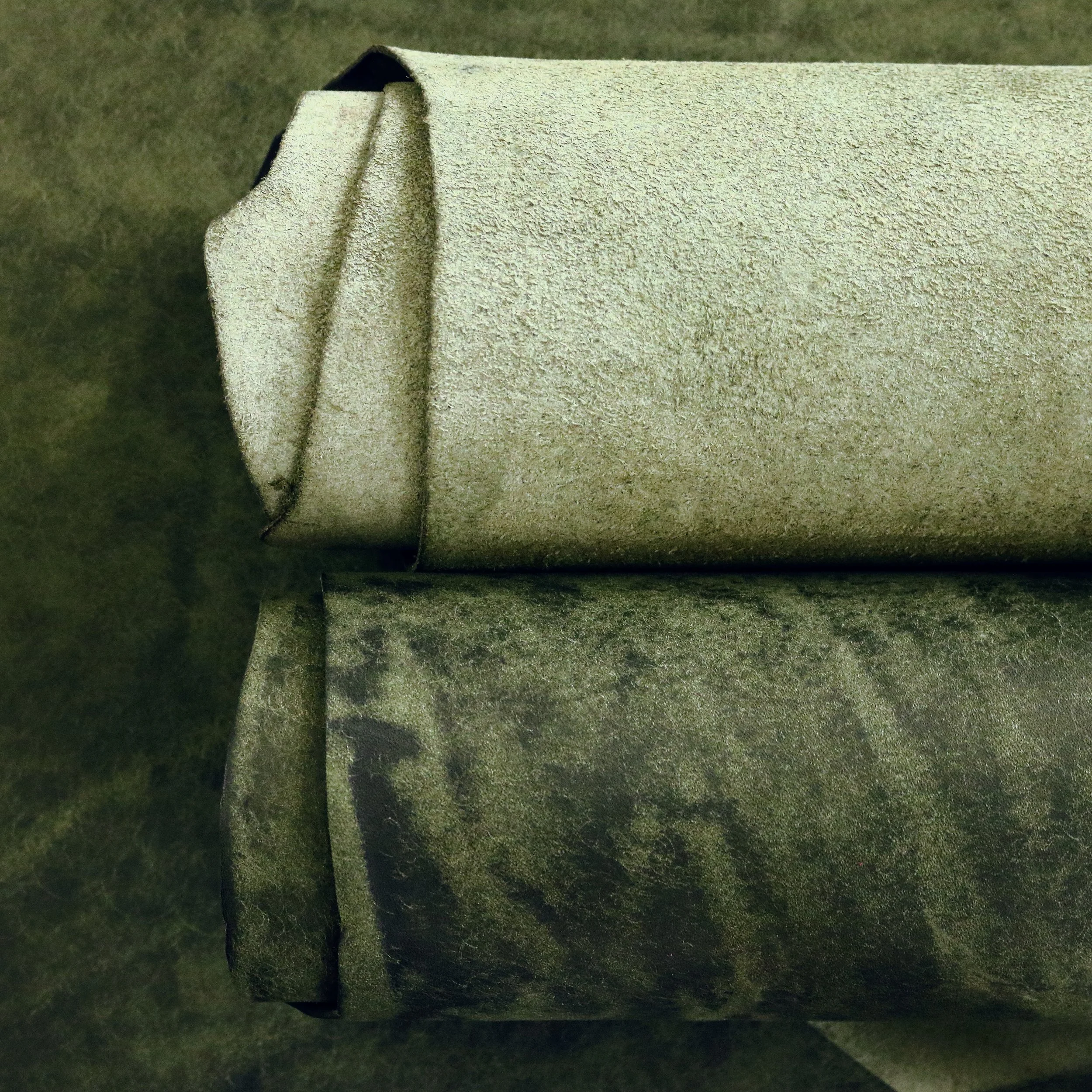 Dark green veg tan Italian Margot leather for bags. Eu supplier