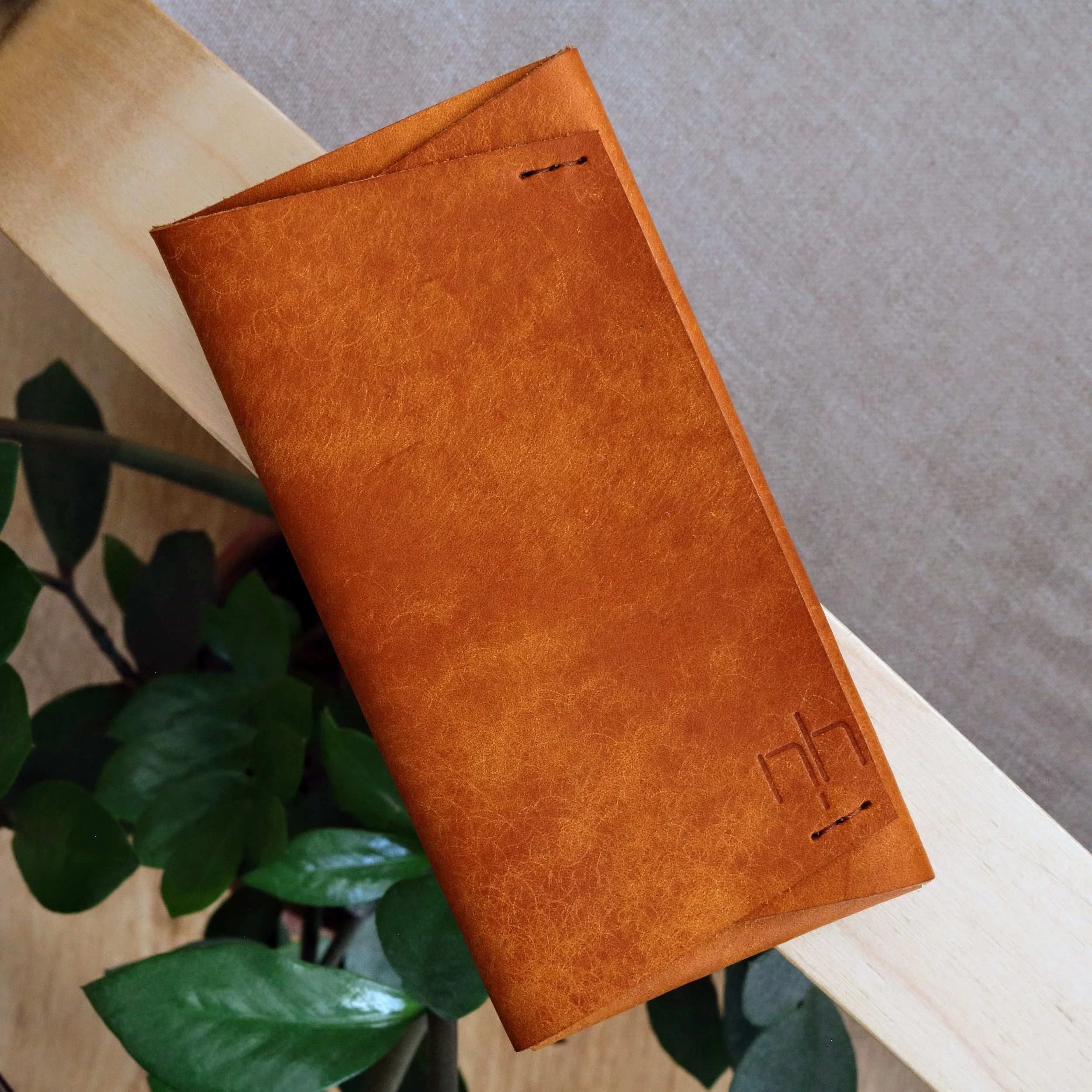 Z Fold 7 premium brown Italian leather phone holster case. made in the EU