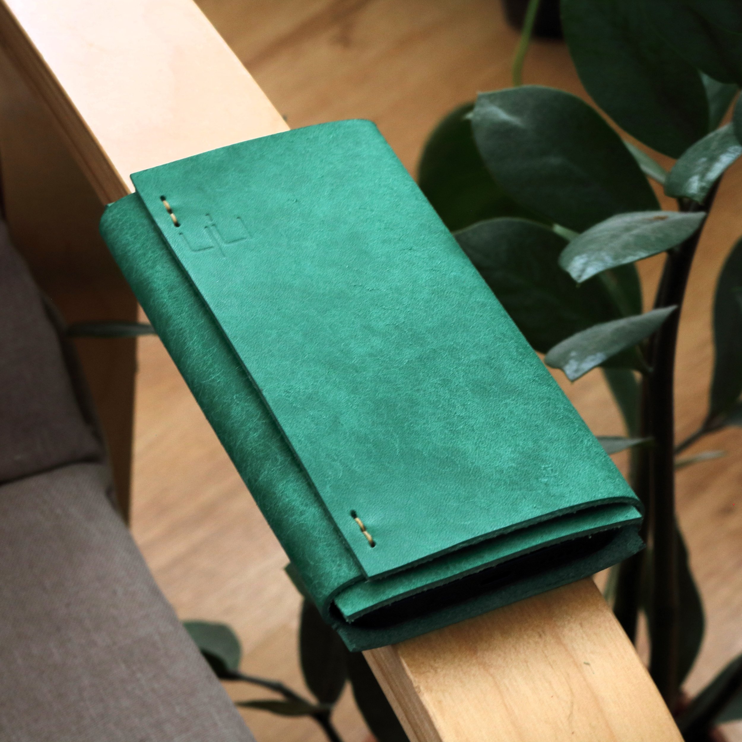 iPhone 17 Pro Max High quality Italian green leather phone cover case