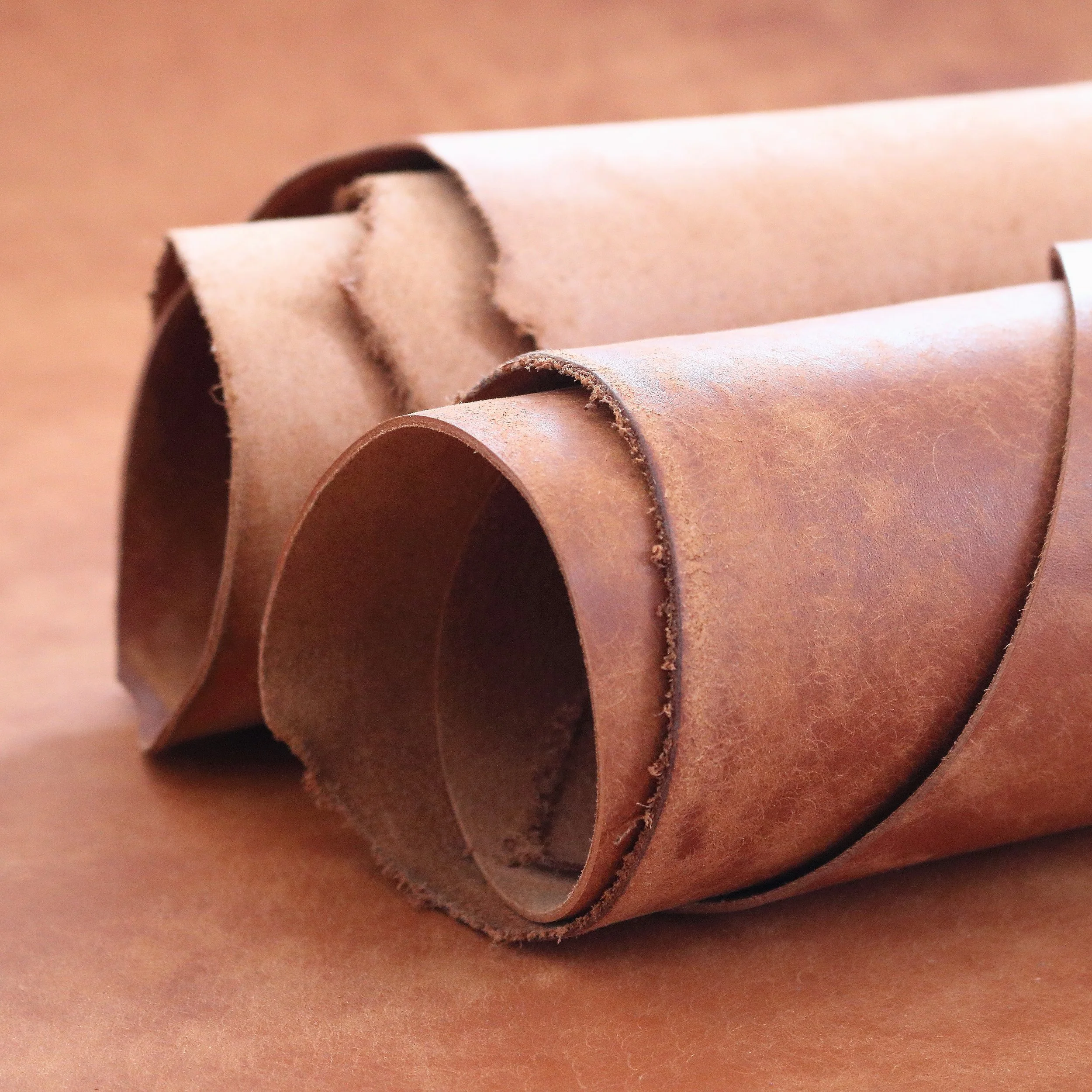 Fieno Margot | Full grain vegetable tanned brown leather for handmade goods