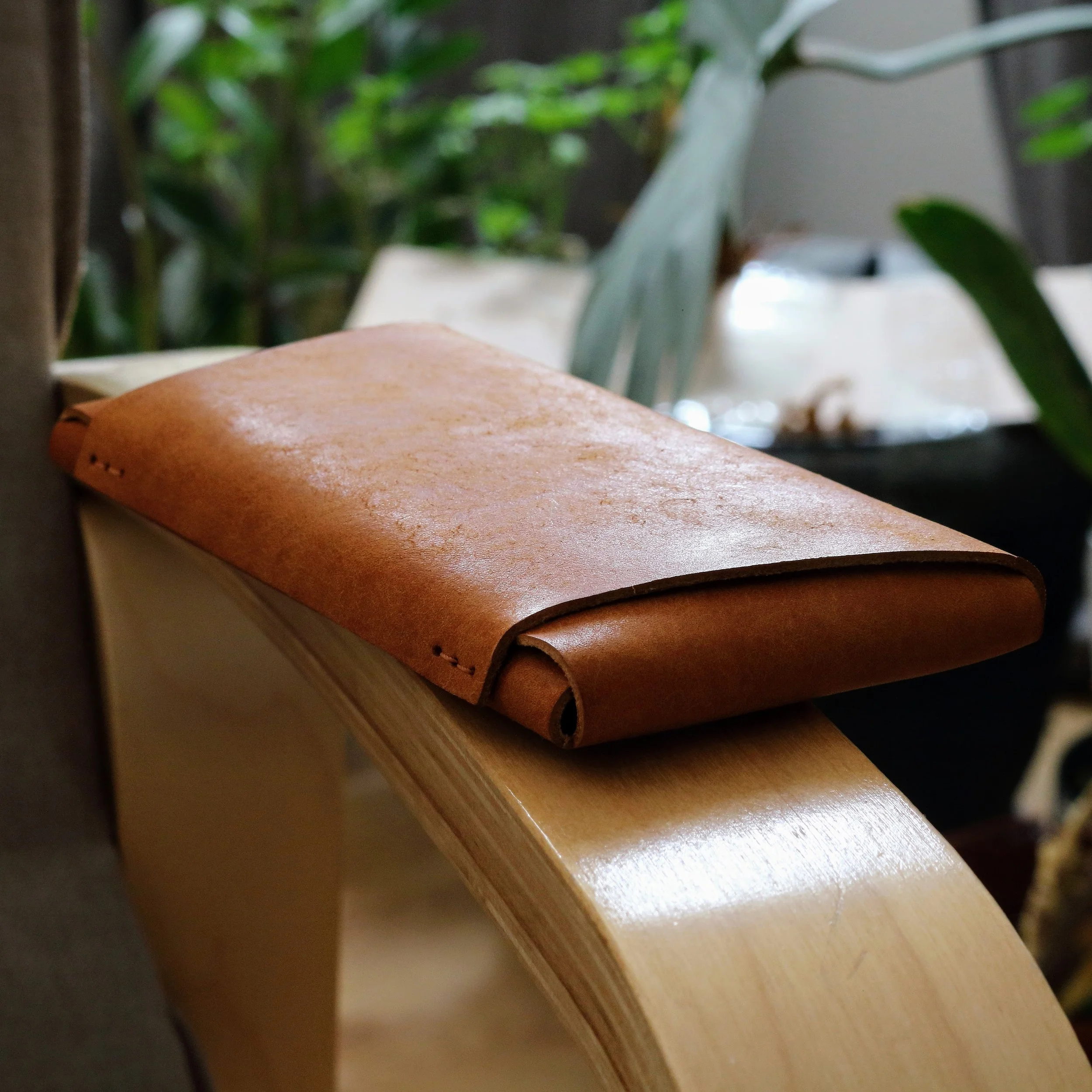 handmade full grain Italian leather phone wallet case. made in Europe
