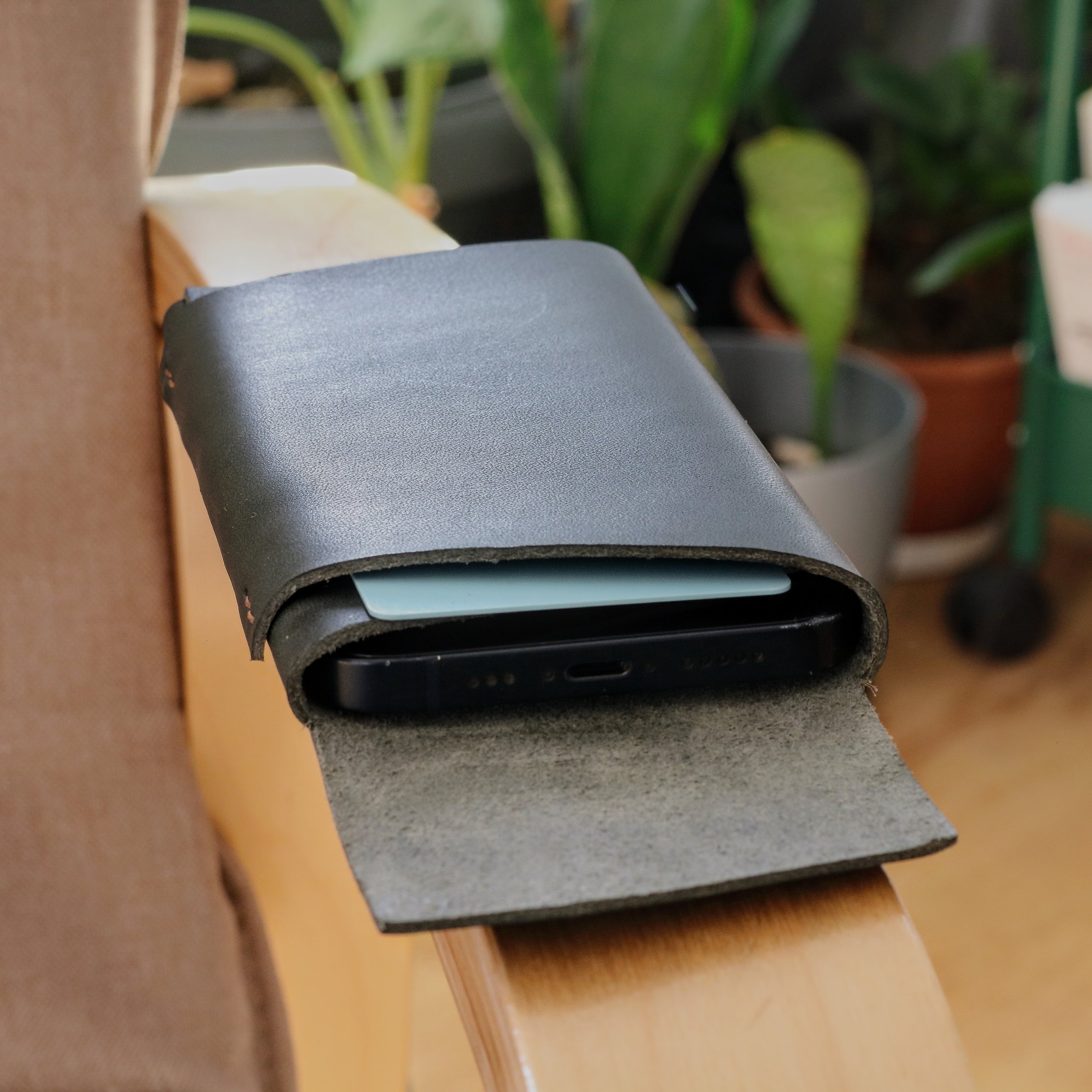 Full grain green leather phone sleeve for iPhone 17 Pro Max