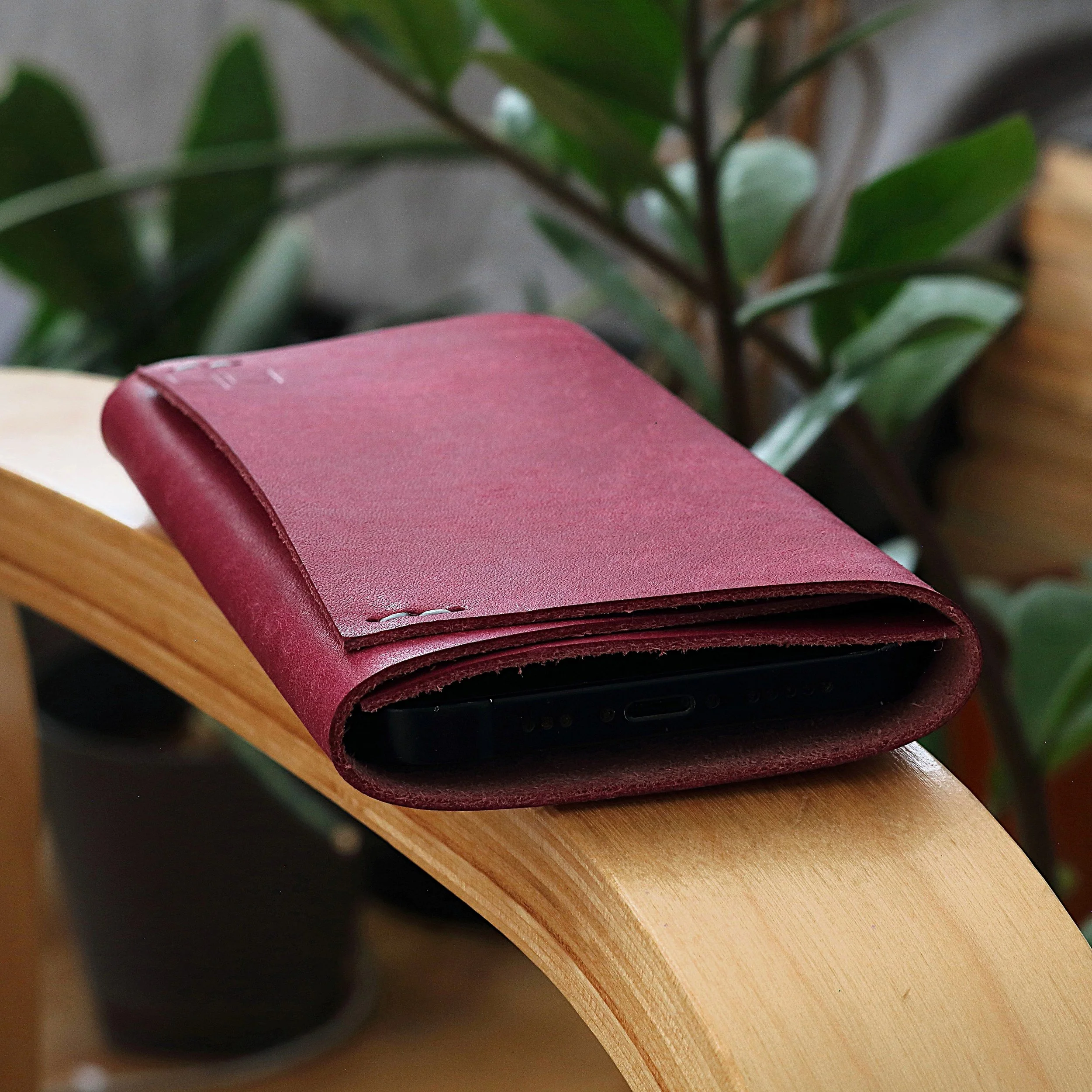 iPhone Air premium pink Italian leather phone sleeve case. Minimalist compact design. handmade in the EU iPhone case.