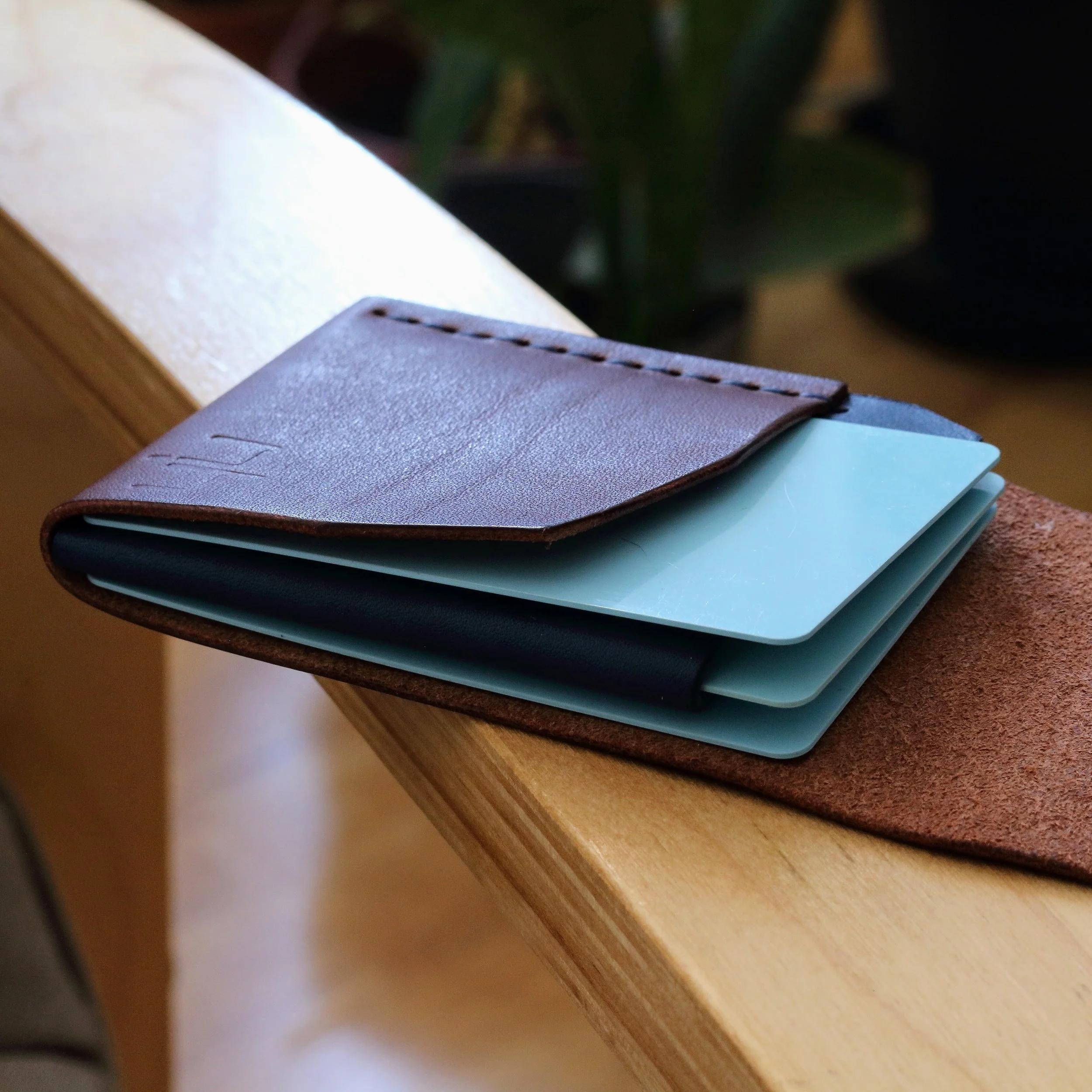 premium Italian leather small wallet for credit cards and cash. made in Europe