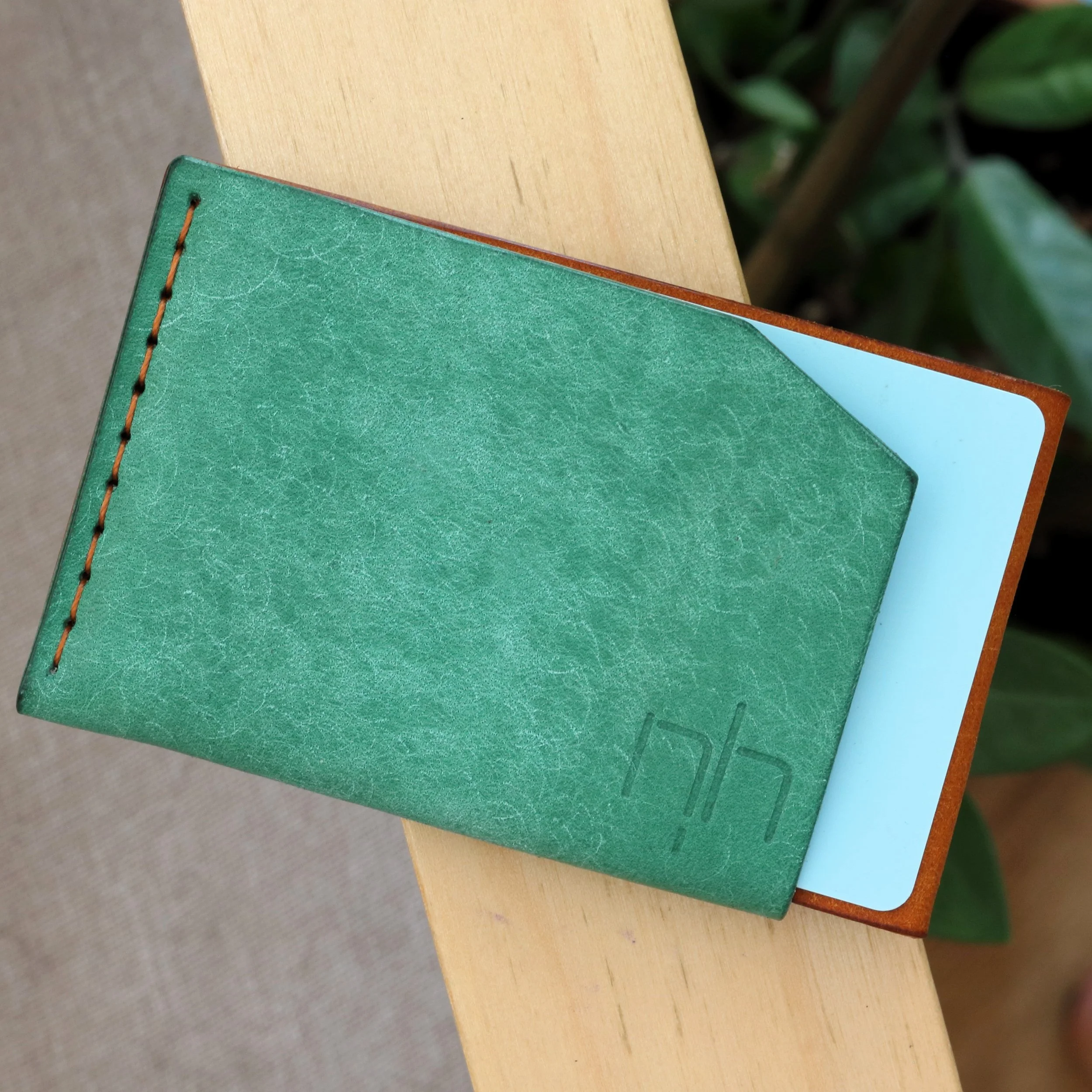 full grain Italian leather slim wallet for cards. Minimalist design