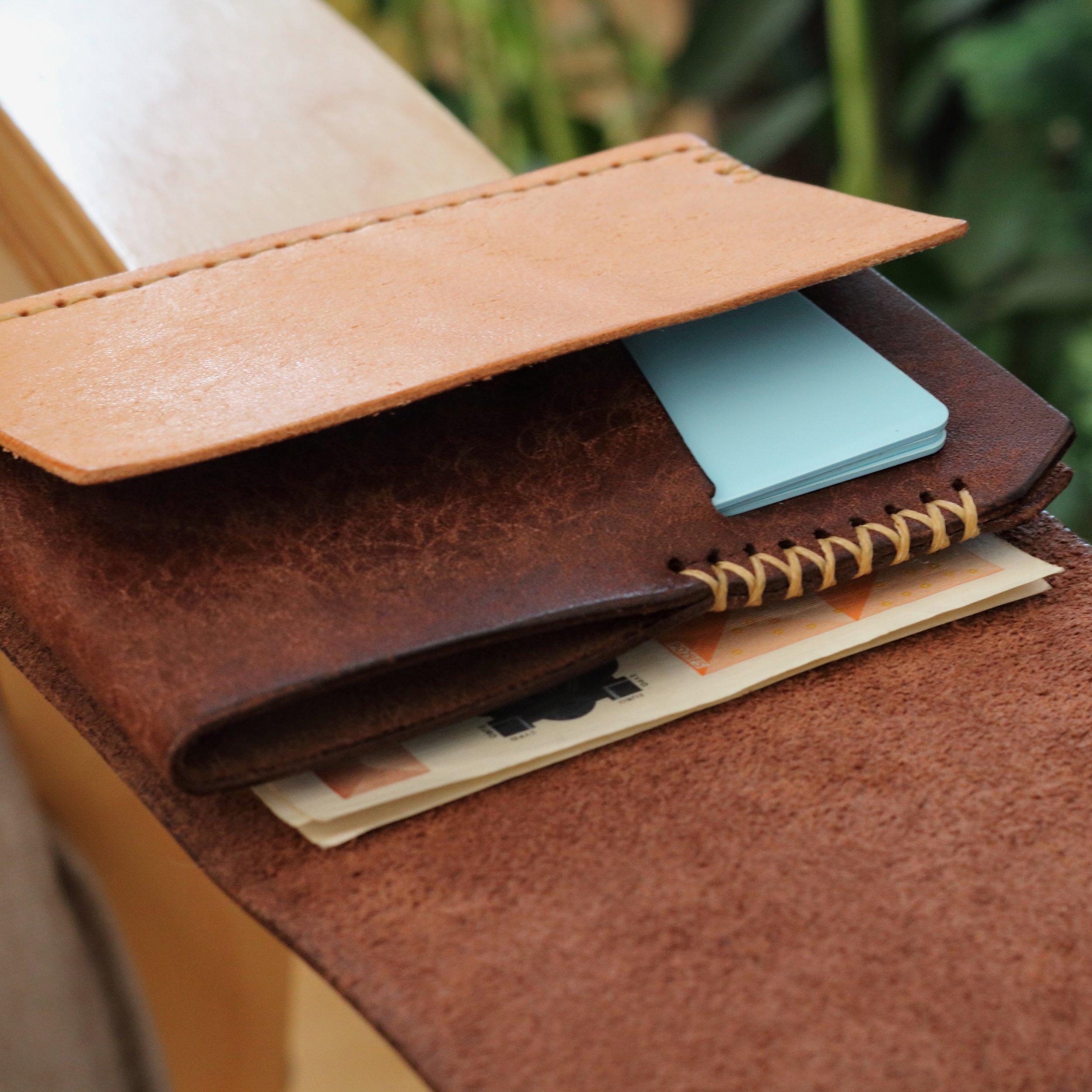premium brown front pocket leather wallet for Euro bank notes and credit cards