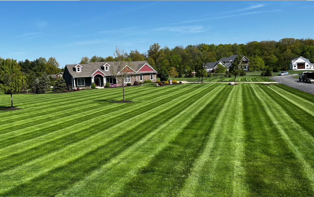 Weekly Lawn Mowing Service In Green Oaks, Illinois
