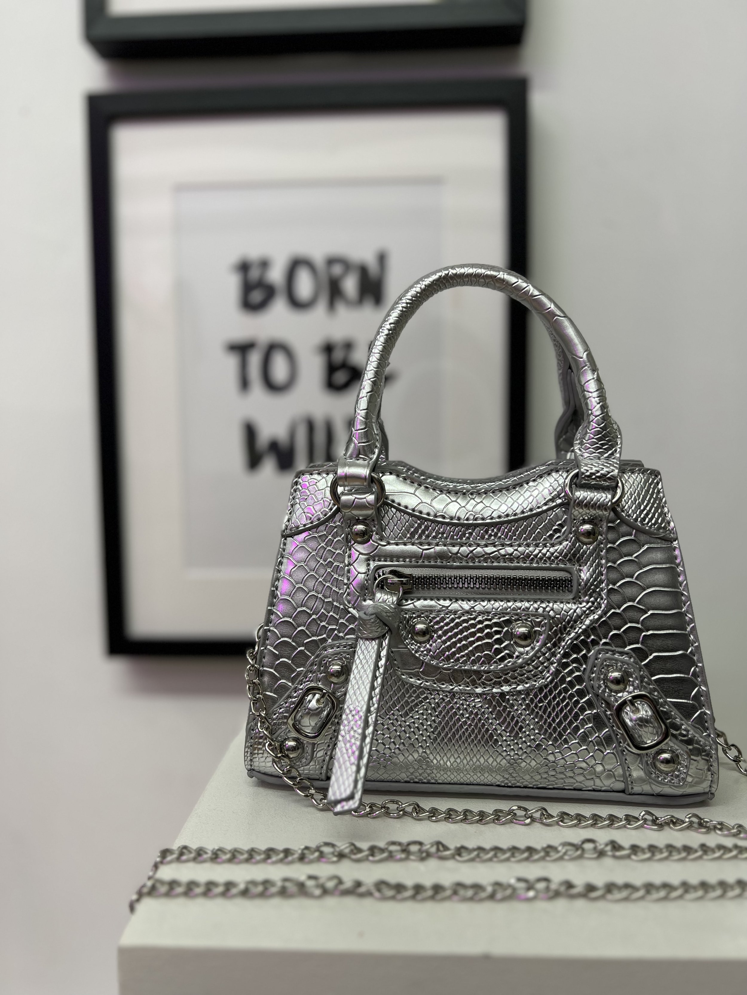 CHEERFUL METALLIC STRUCTURED BAG IN SILVER