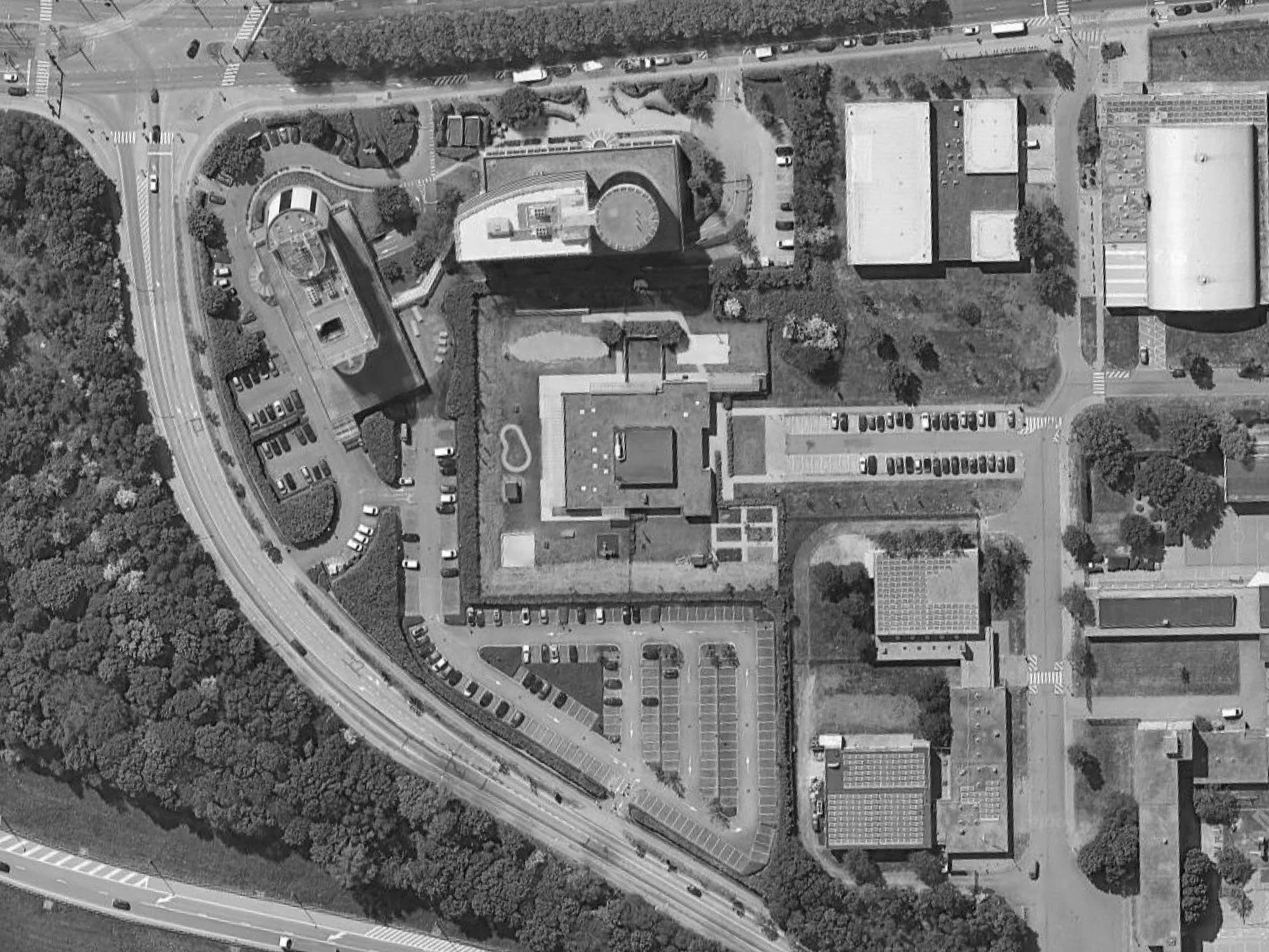 ARJVO+august+leyweg-plannen-luchtfotoZW-2048px-300.jpg