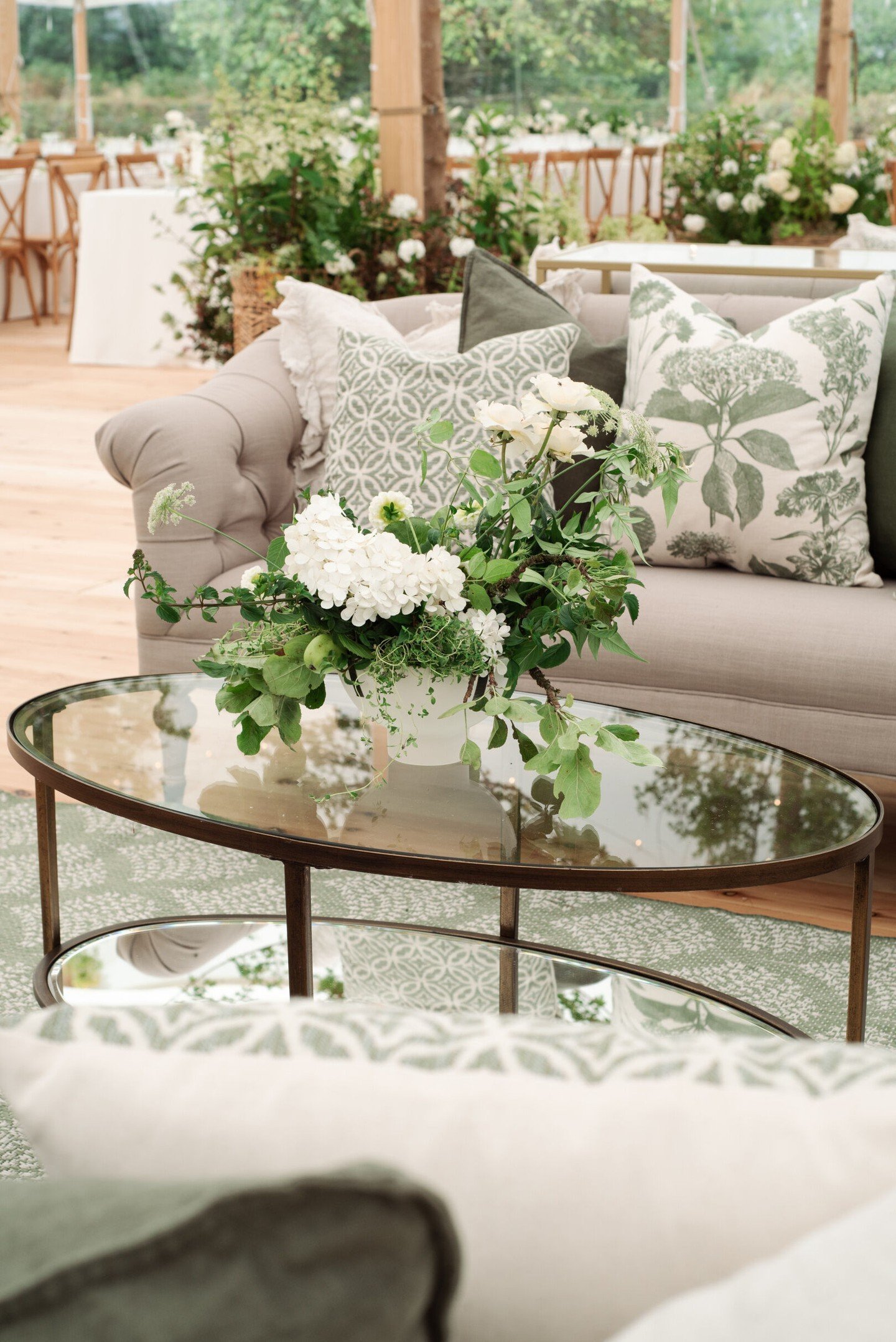 Coffee and side tables serve a very practical purpose, as somewhere for guests to place their drinks. But they also (and some might say, more importantly!) provide a brilliant excuse to display more floral gorgeousness, and help to tie your design sc
