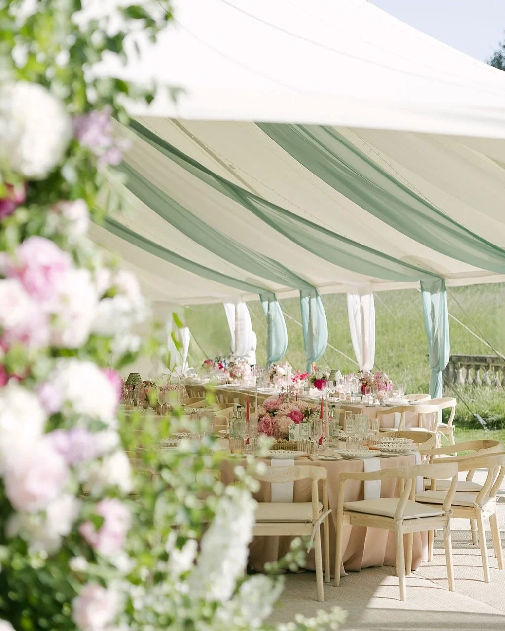 The Art of the English Summer Wedding&hellip;

&hellip;with just the right balance of elegance, colour, and fun.

T&amp;D&rsquo;s wedding at Findon Place earlier this year felt like summer bottled: bright pinks and fresh greens against a crisp white 