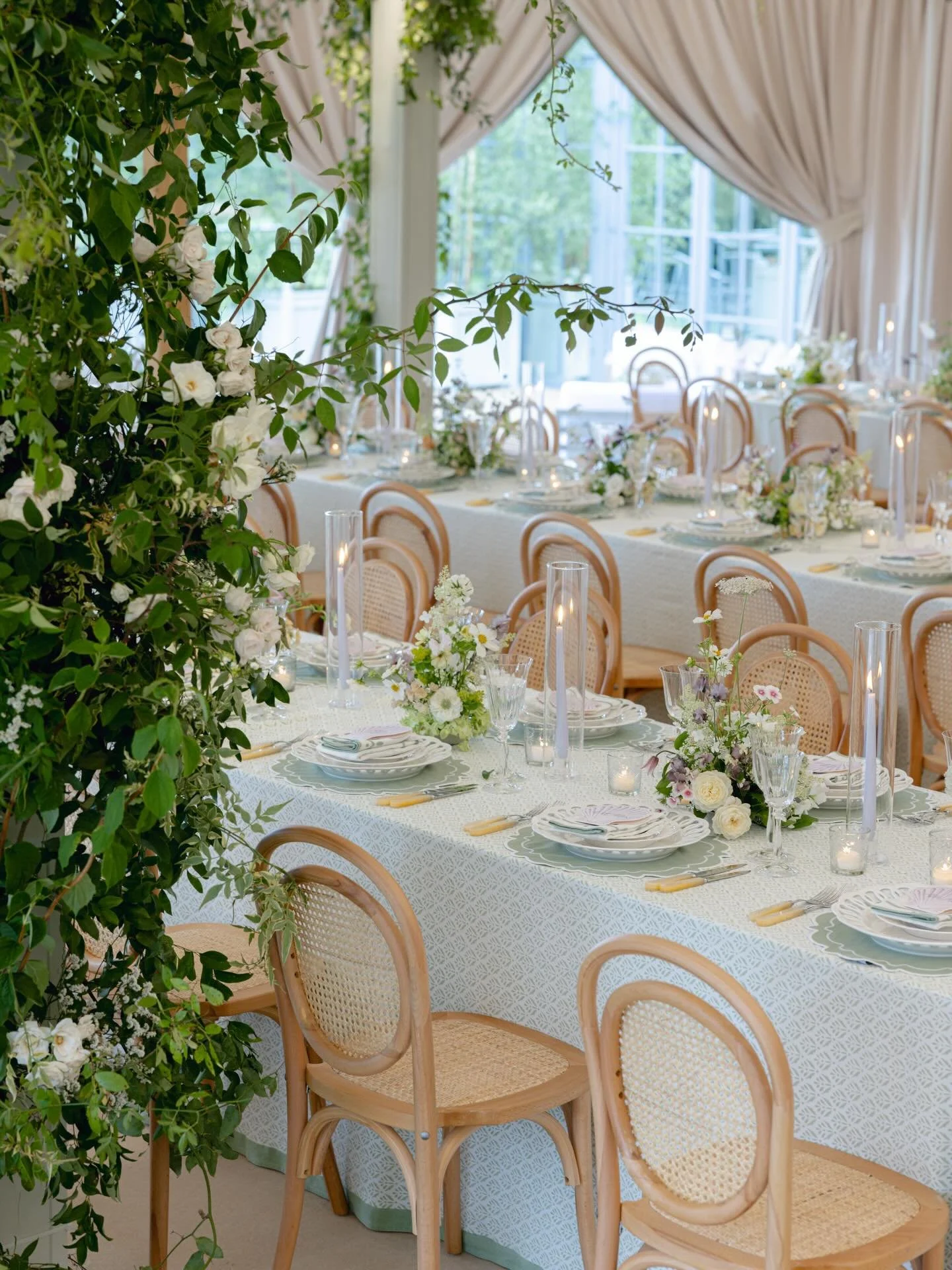 Our gorgeous Margot Chairs made their debut this year, appearing on several beautiful events and quickly establishing their presence. With warm curves and a refined silhouette, they bring both vibrancy and elegance to ceremony and dining settings ali