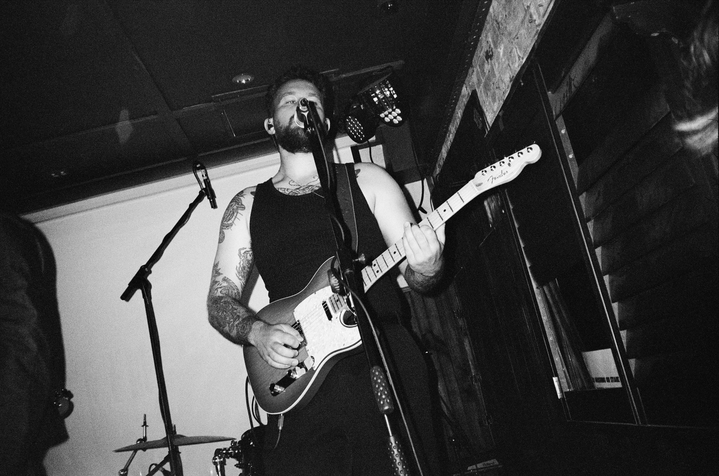 Mac The Knife 111025 Free Rein Media_02.jpg