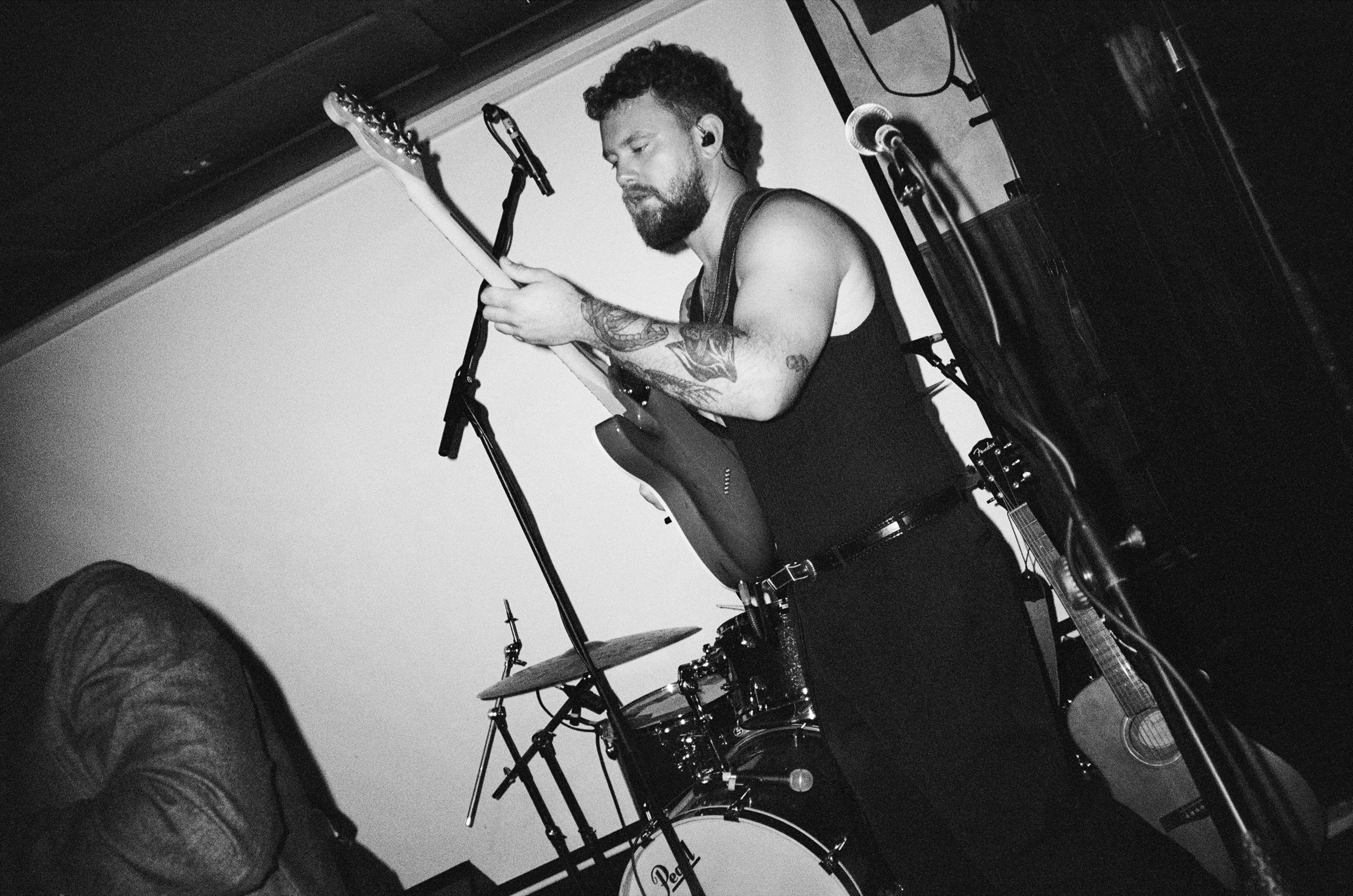 Mac The Knife 111025 Free Rein Media_06.jpg