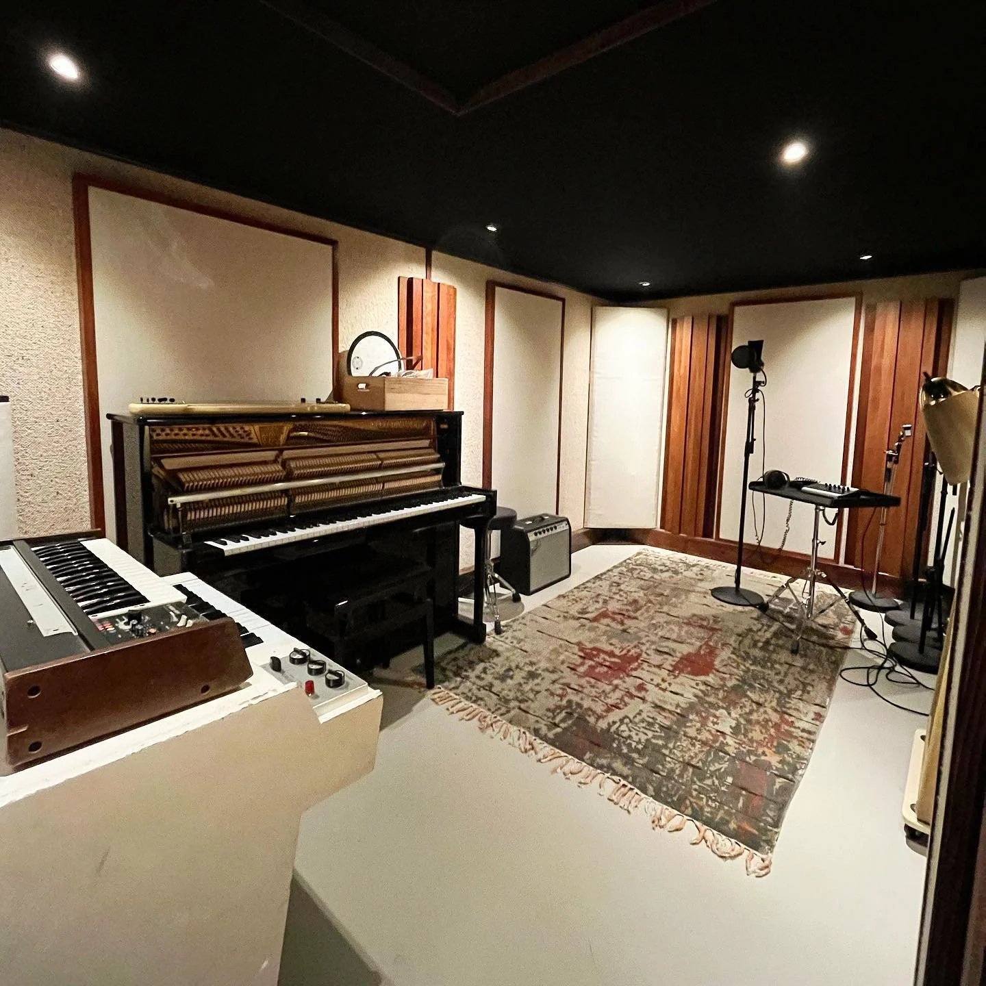 STUDIO INSTA 4.jpg