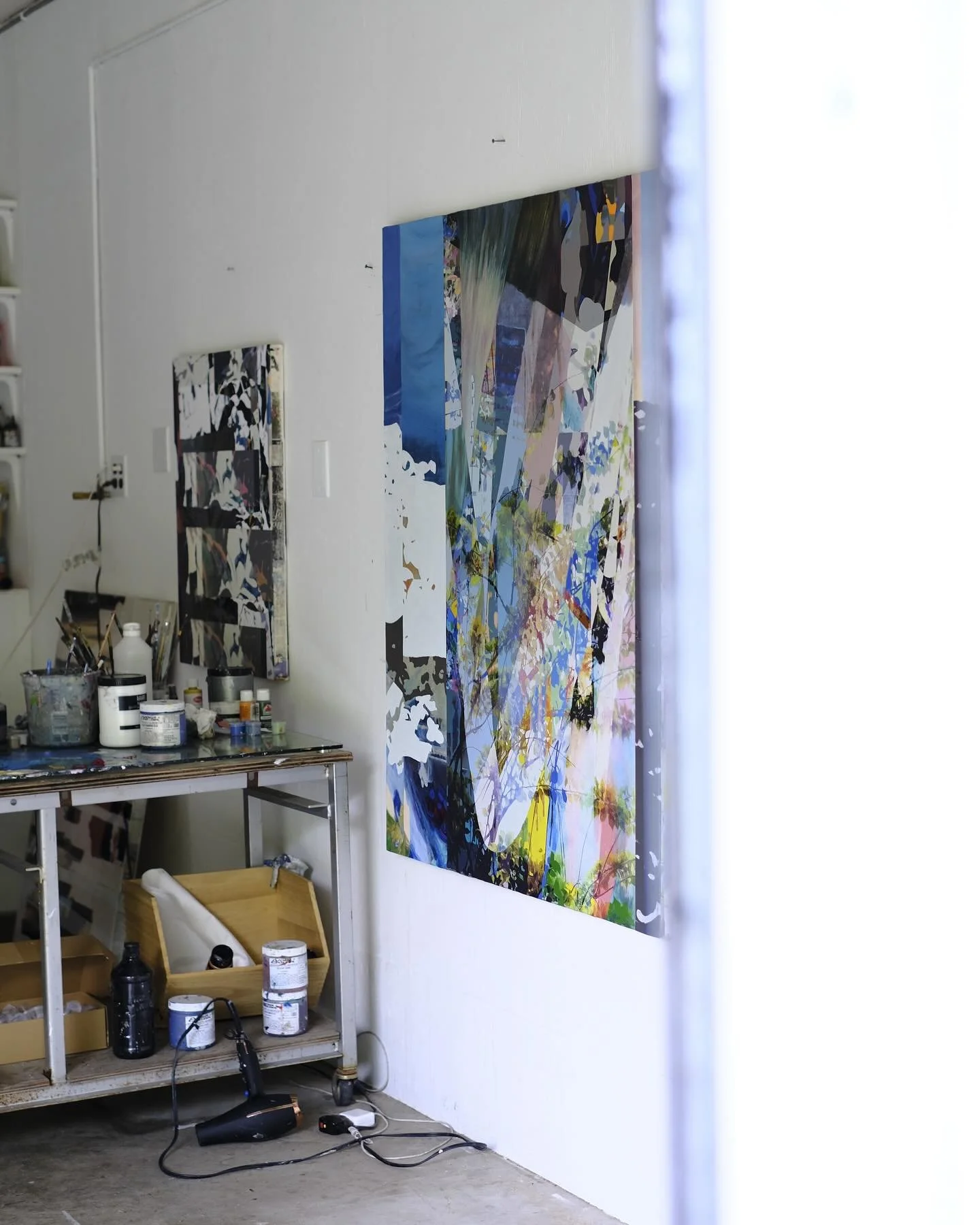 Outside/Inside β¨
30x24” and 50x40” wips underway . . .