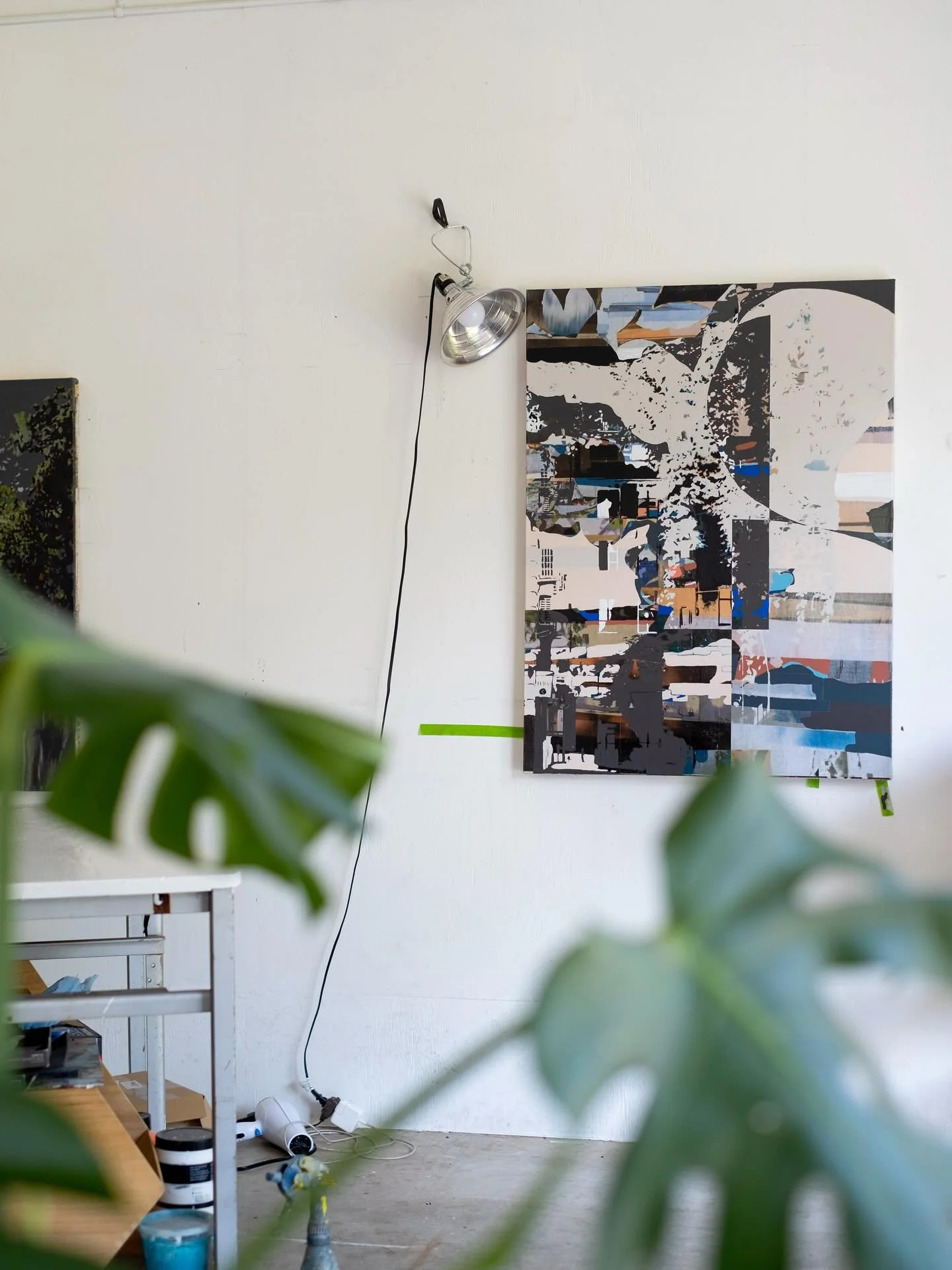 Soaking up the mid-August studio vibes, but mostly grateful it’s under 80 degrees today which means a studio day. βοΈ 
I’m deep into a lot of new work, most of which was started last year back in the city before our move, but I’m st