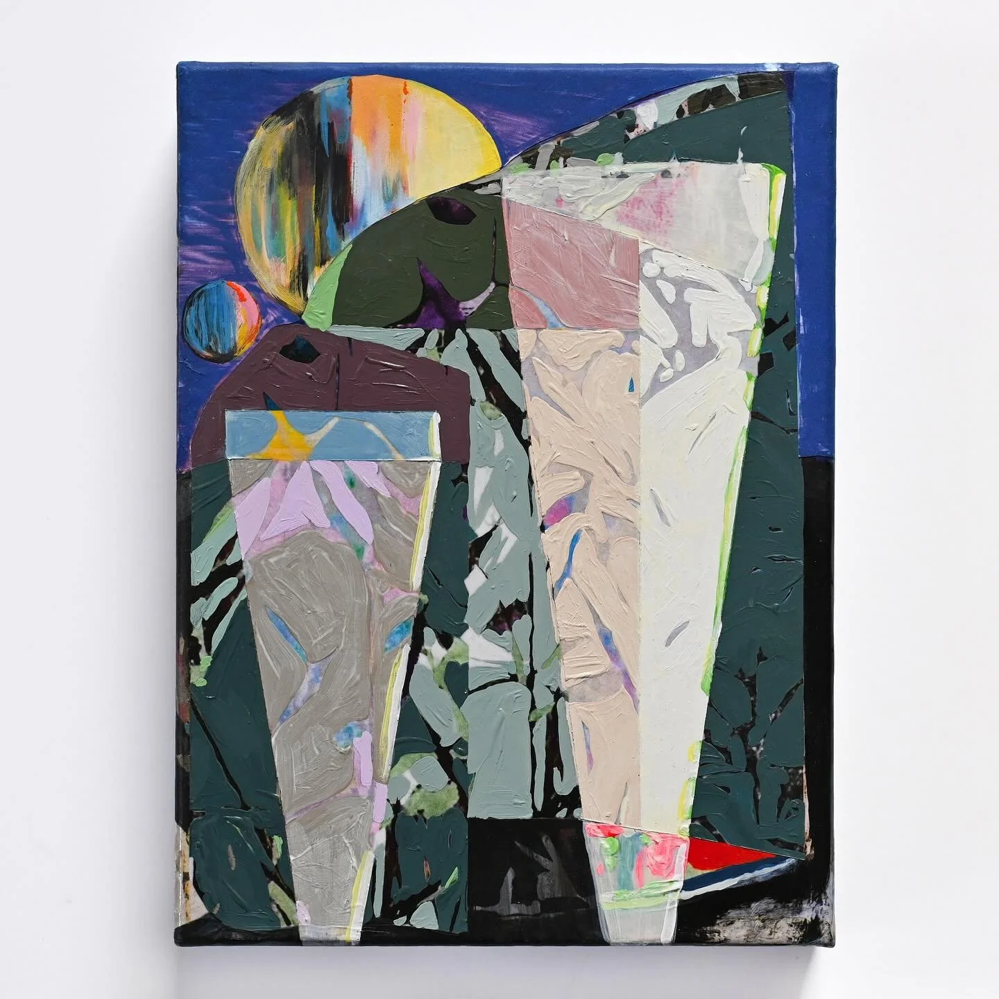 I think it&rsquo;s only fitting this itty bitty is introduced on Halloween 🦇🔦🎃

Night Watch
8x6&rdquo;
Flashe, acrylic, image transfers, collage on canvas
2025
.
.
.
.
#newenglandartist #abstractartist #contemporaryart #artinspiredbynature #origin