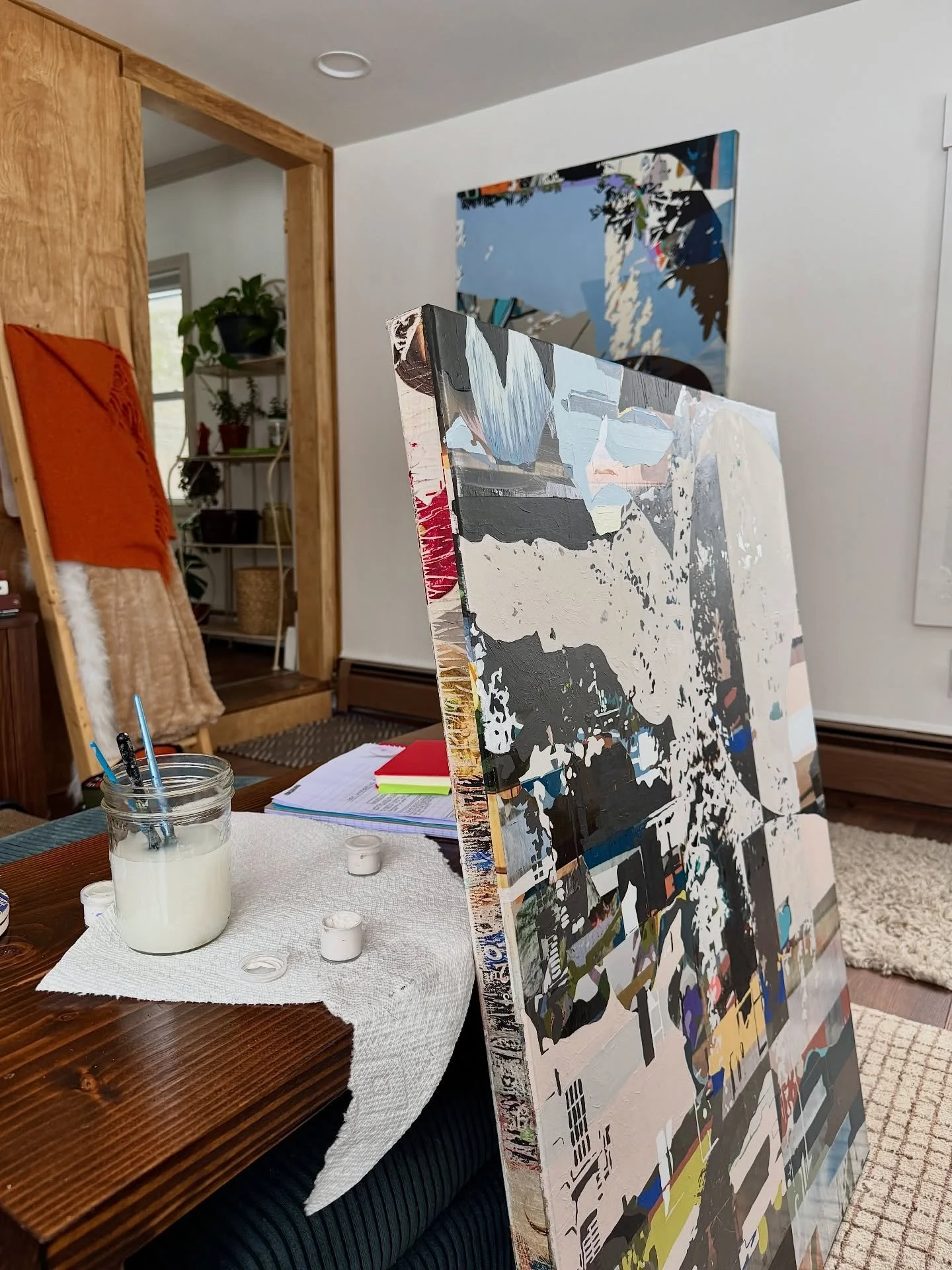 If you ask me, Fridays are for bringing the work to the living room to paint on the floor with your pup.
.
.
.
.
.
.
.
.
.
.
#contemporarypainting #abstractart #studiopractice #newenglandartist #todaysartreport