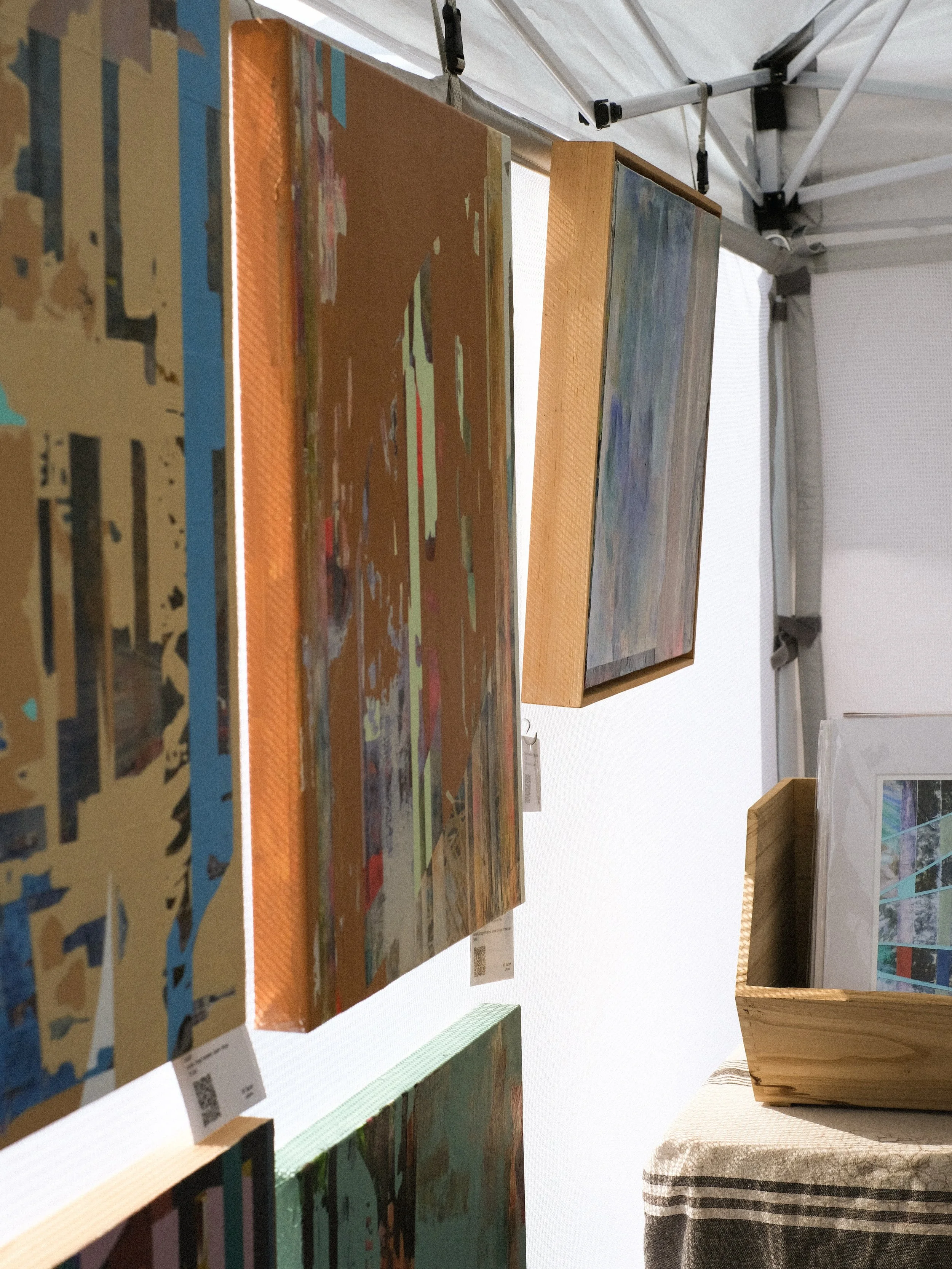 COME SAY HI! ✨ We will be at SoWa Open Market (@sowaboston) this Sunday, 9/20, from 11-5 PM and would love to see you there! Rain or shine, we always have fun at this market and this is the last in-person event of the year for me until 2027. Come and