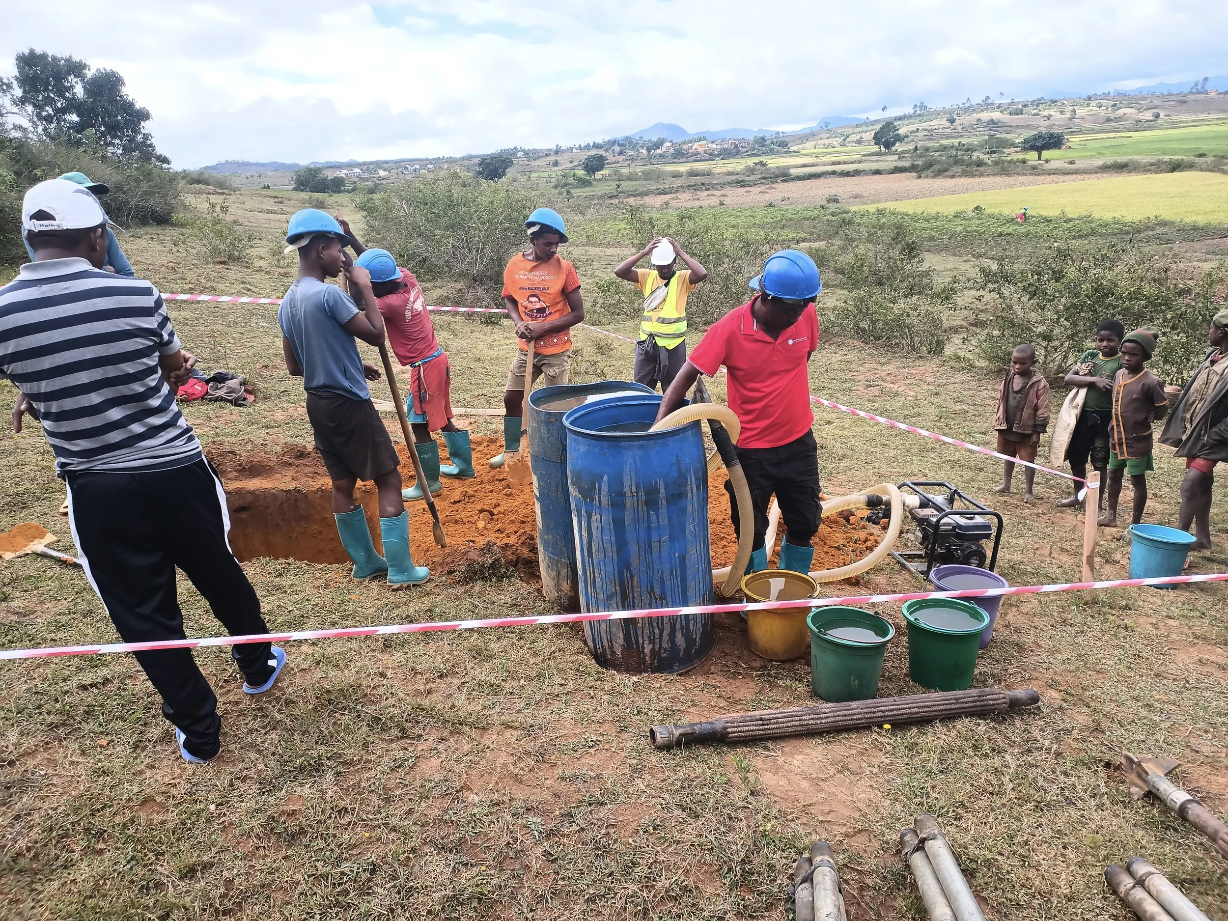 Borehole construction in Tolongoa Nord