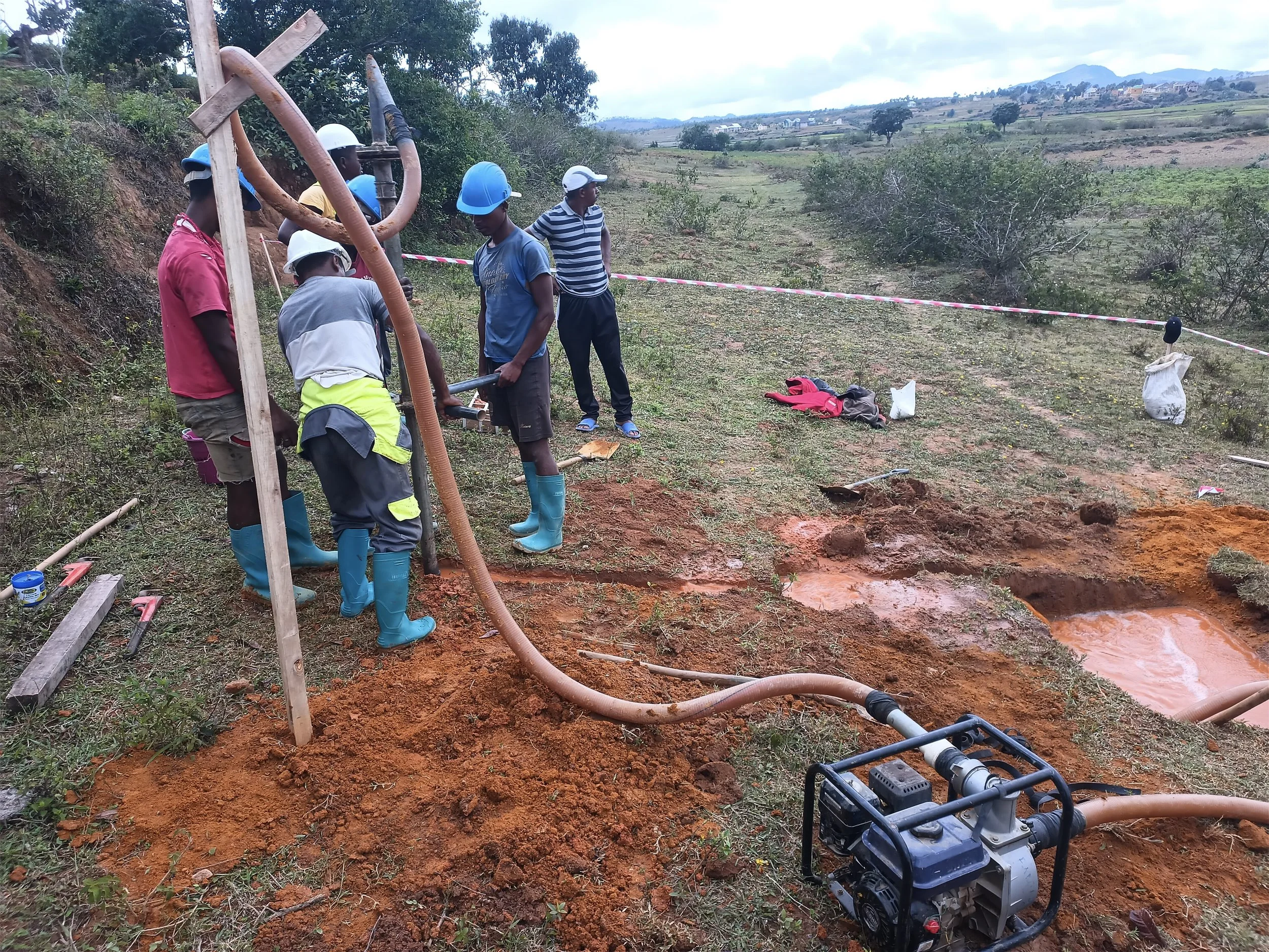 Borehole construction in Tolongoa Nord