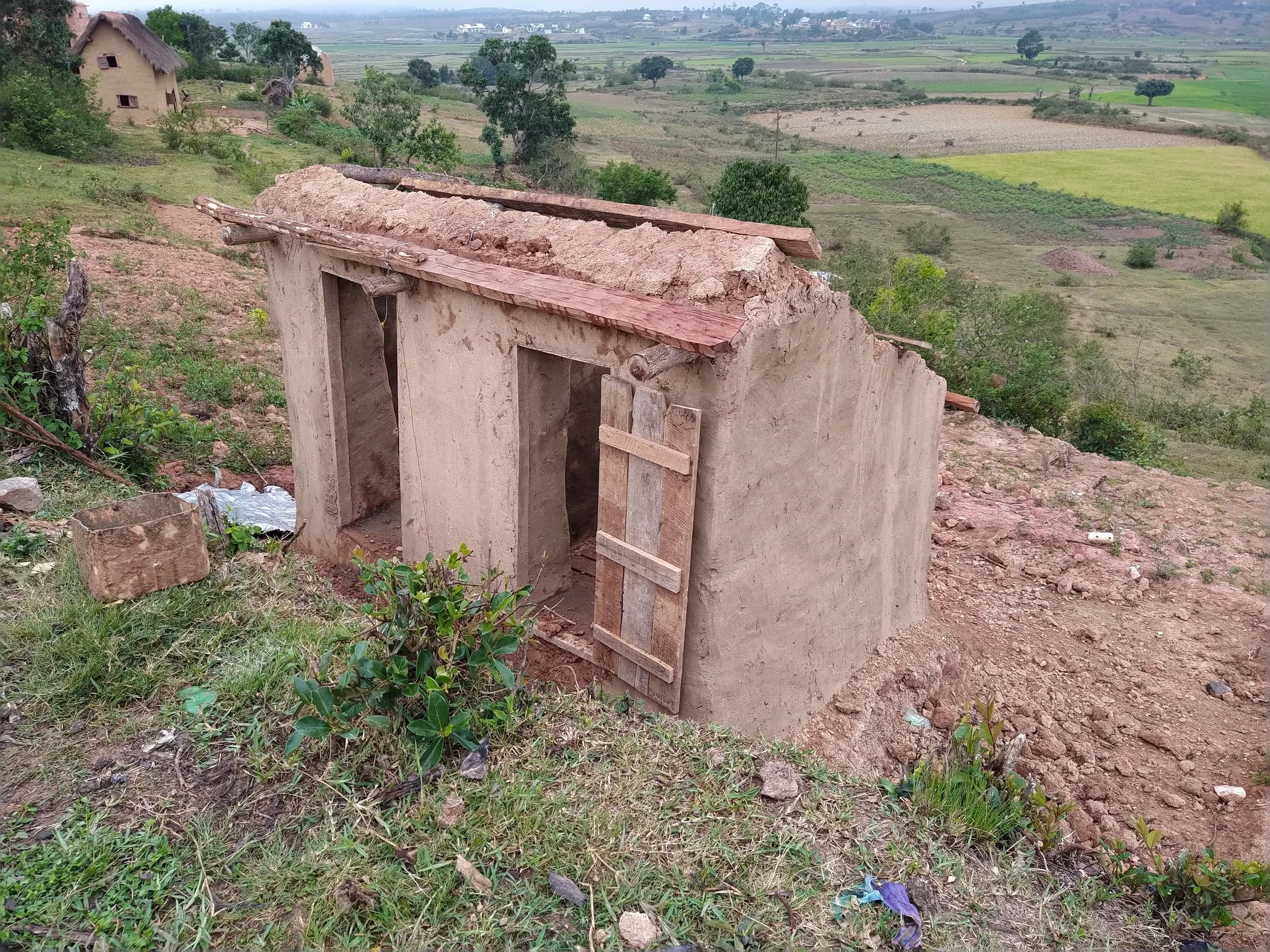 Tolongoa Nord latrine – before