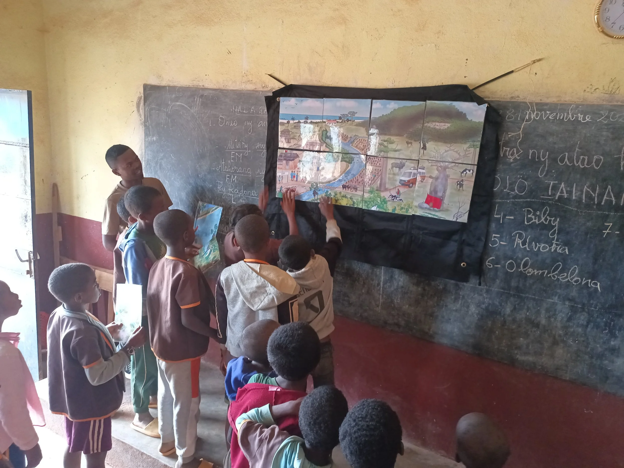 Environmental learning with the Mad'Ere Kit at EPP Sahamaina