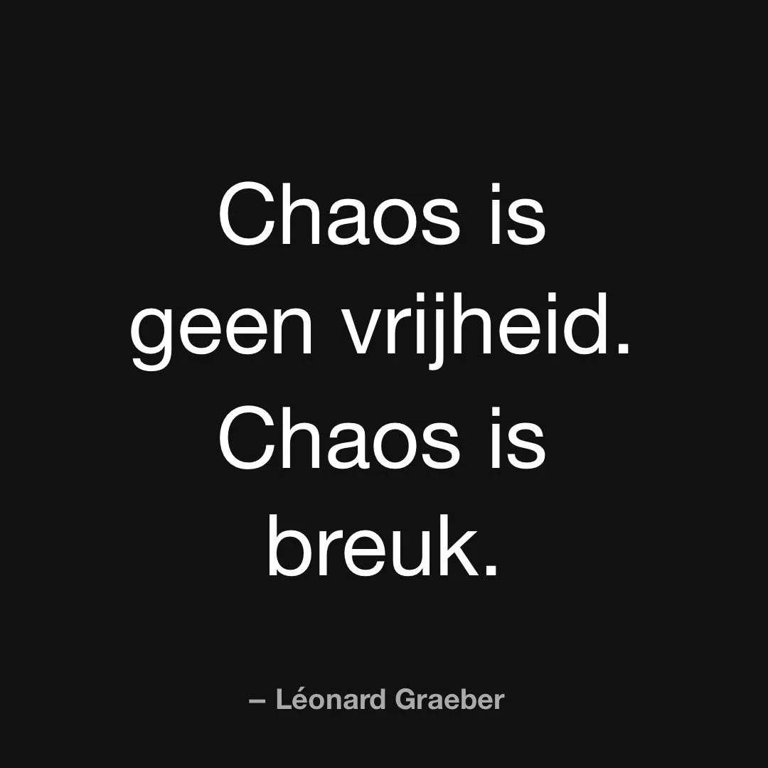 Een stem die orde oplegt.

#WatBlijft #Boek2026 #Resonantie #Literatuur #Thriller