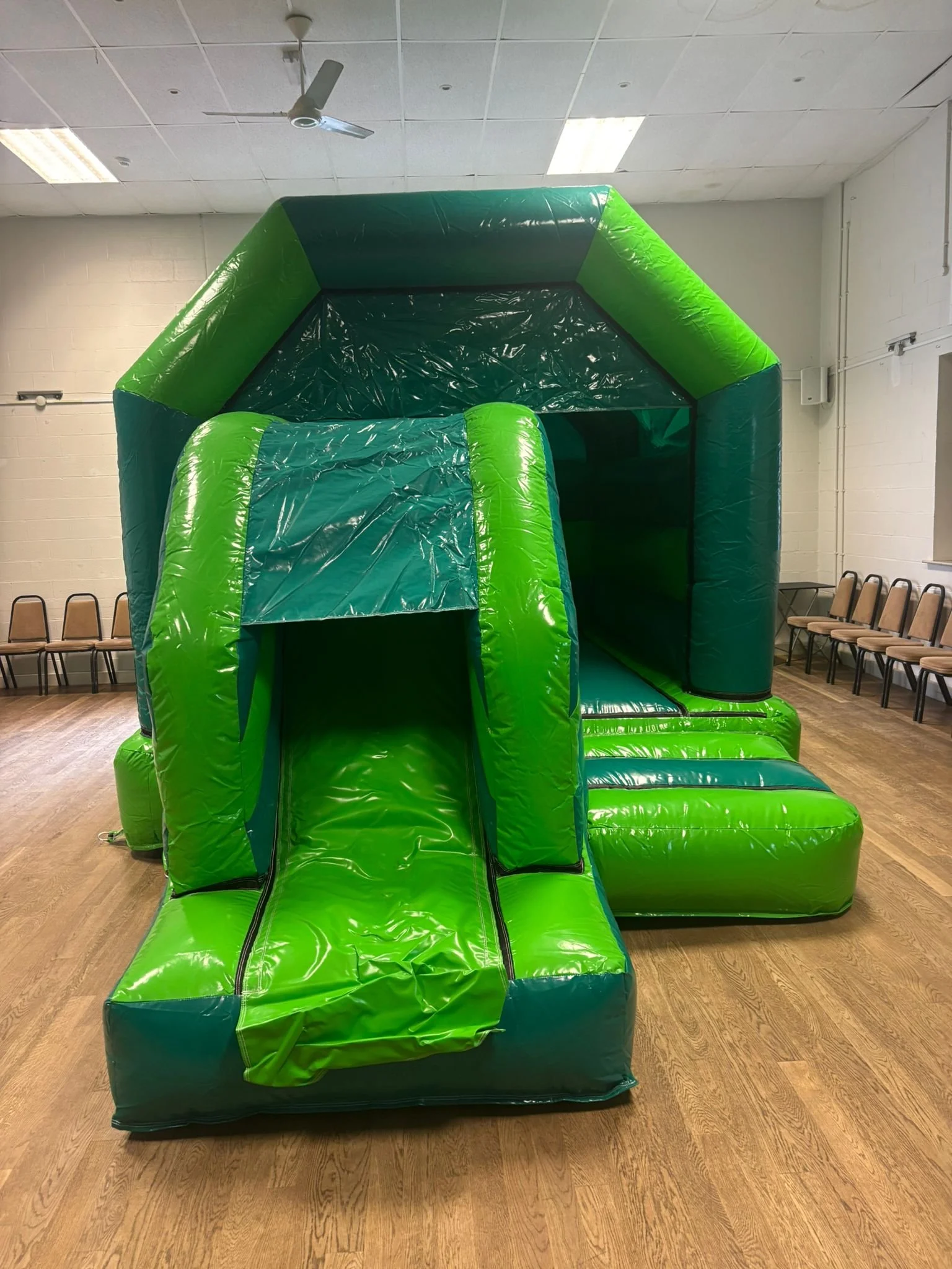 Green Deluxe With Slide (12ft x 18ft)