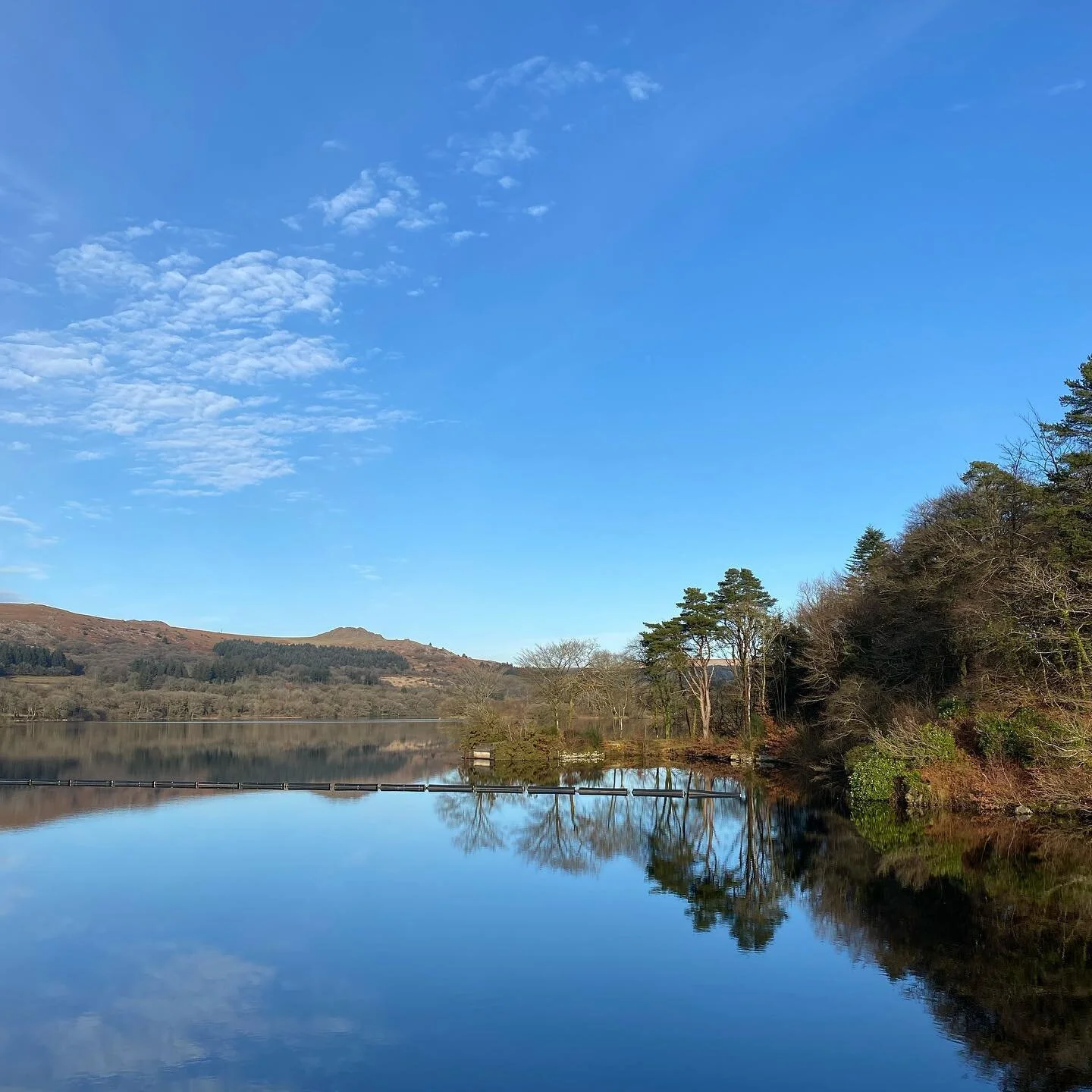 Beautiful Burrator Reservoir is just a short drive or bike ride from the barn. Here you’ll find glorious walks, bike rides and some lovely picnic spots. #burratorreservoir #dartmoor #southwestisbest #getoutdoors